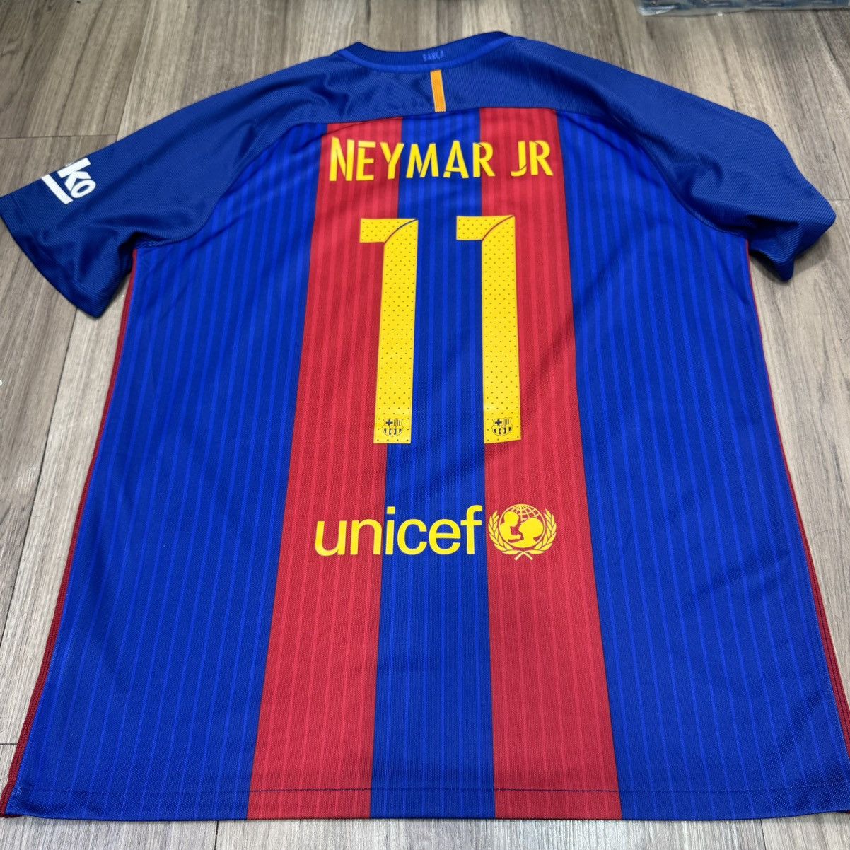 Nike Barcelona 16/17 home shirt #11 Neymar Size US XL / EU 56 / 4 - 2 Thumbnail
