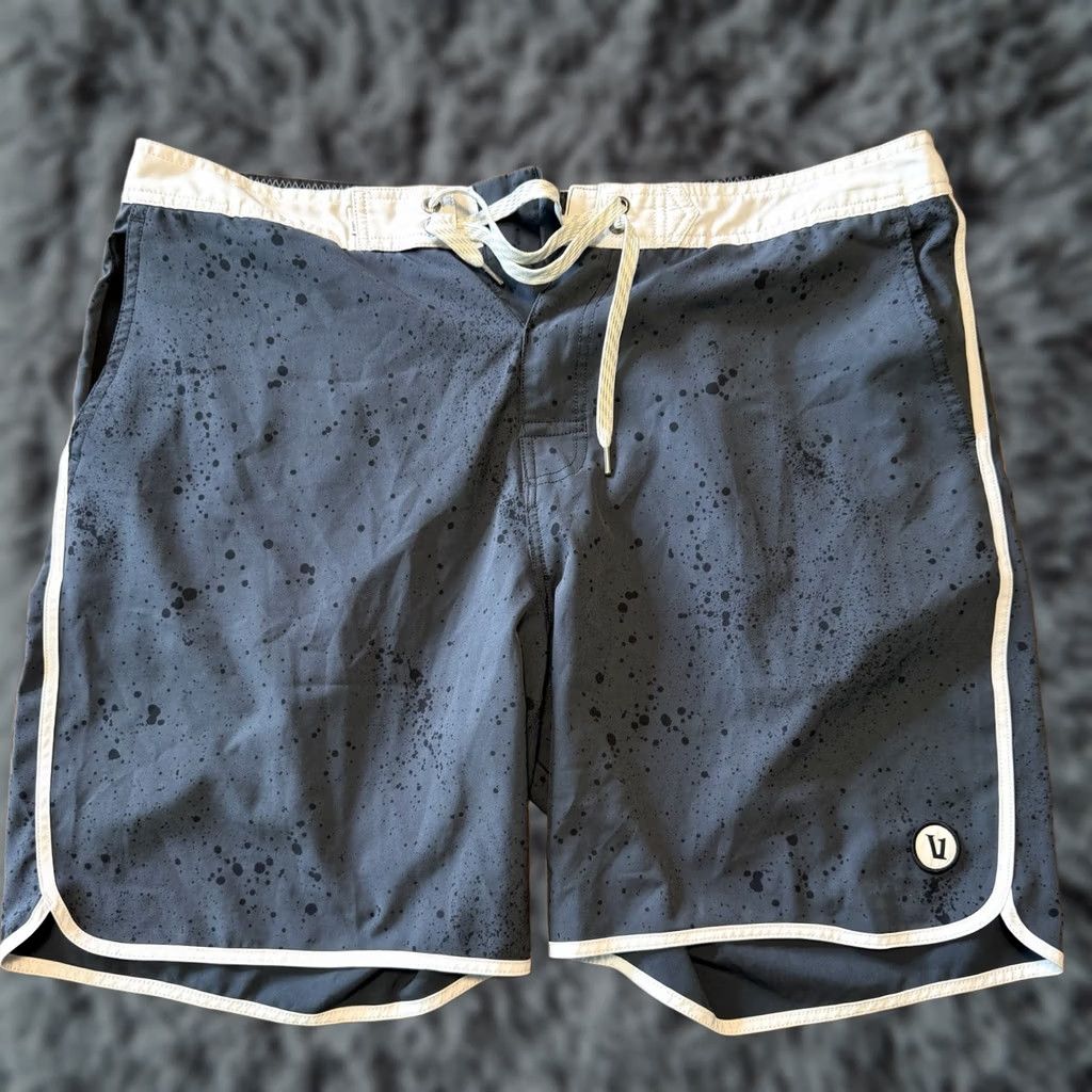 Vuori Vuori Cruise Shorts Mens 38 Black Spotted Swim Board Beach Shorts Drawstring Pockets Stretch MENS Size US 38 / EU 54 - 1 Thumbnail