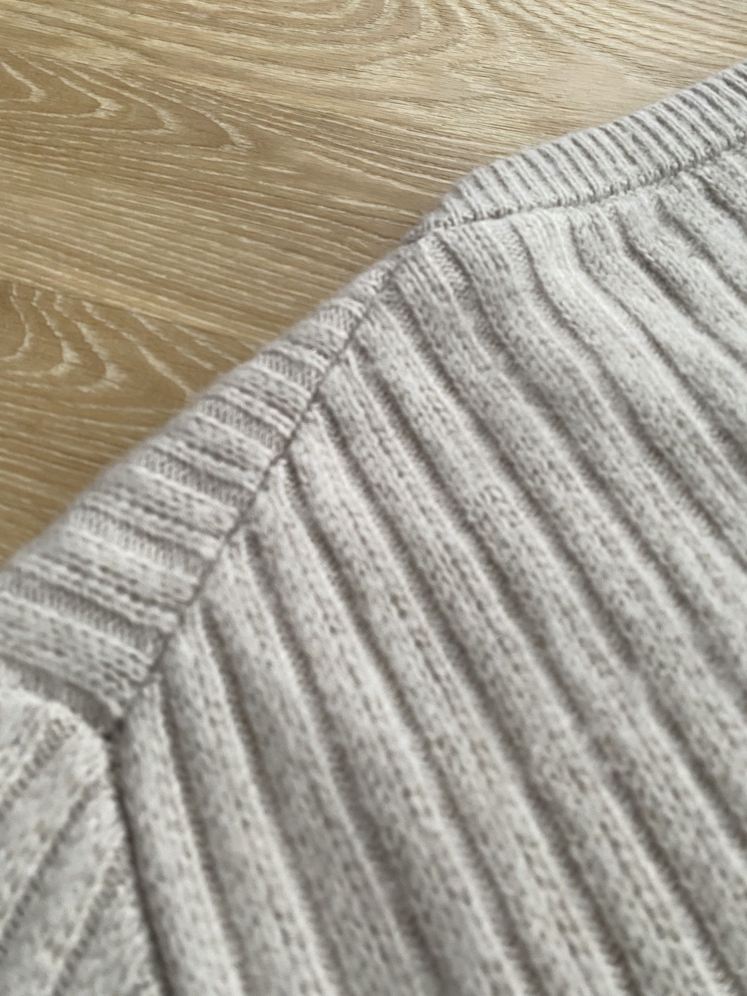 Wood Wood 48/M - Lambswool Cable V-Neck - Nature Size US M / EU 48-50 / 2 - 15 Thumbnail