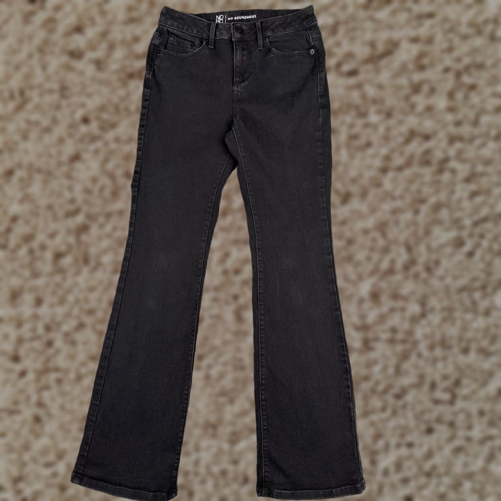 Vintage No Boundaries Jeans Black Denim Bootcut 26x30 Juniors Women Adult Regular Mid Rise 3 Distressed Stretch 5-Pocket Cotton Blend CN Vintage No Size 26" / US 2 / IT 38 - 1 Thumbnail
