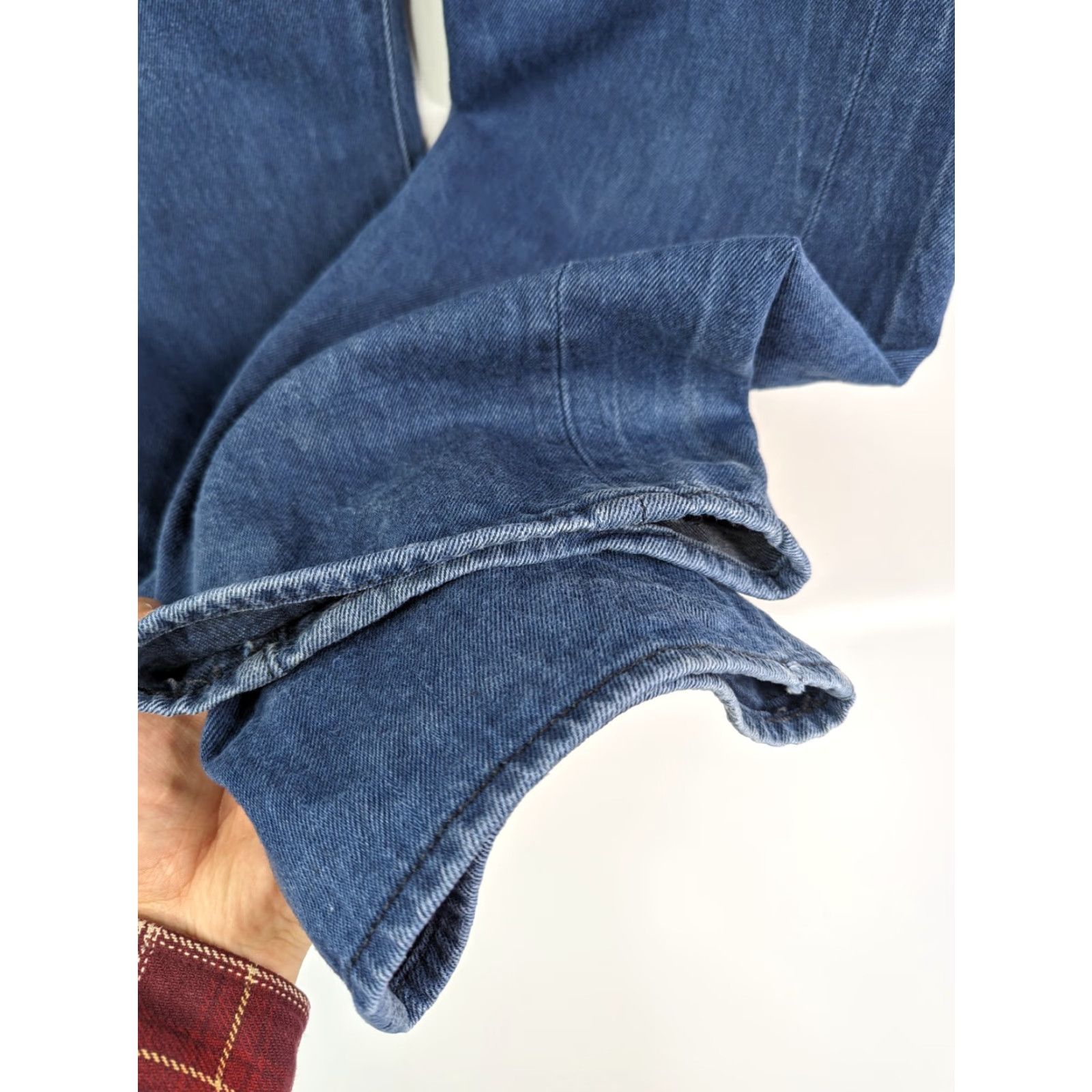 Levi's VINTAGE Levis 501xx Jeans Blue Denim Straight Button Fly Mens 40x30 Inseam 30 Solid Denim Medium Wash Levi's 501 XX Logo Jeans Mens New title Size US 40 / EU 56 - 4 Thumbnail