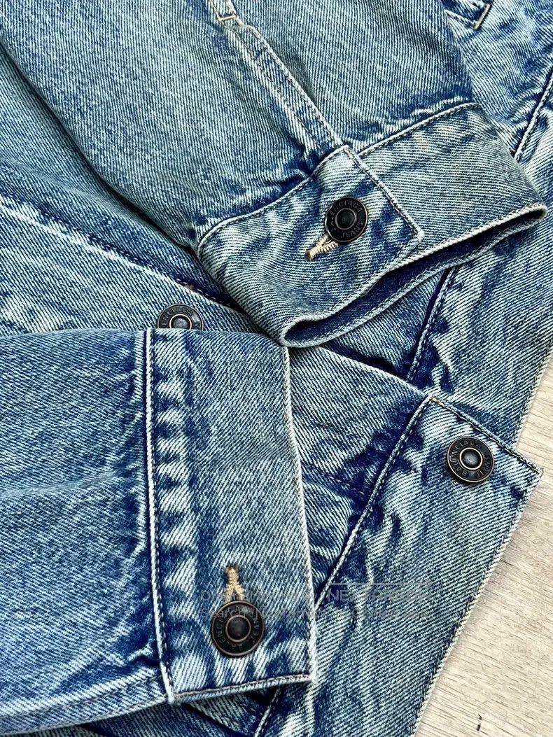 Balenciaga Balenciaga Embroidered logo denim jacket size L Size US L / EU 52-54 / 3 - 4 Thumbnail