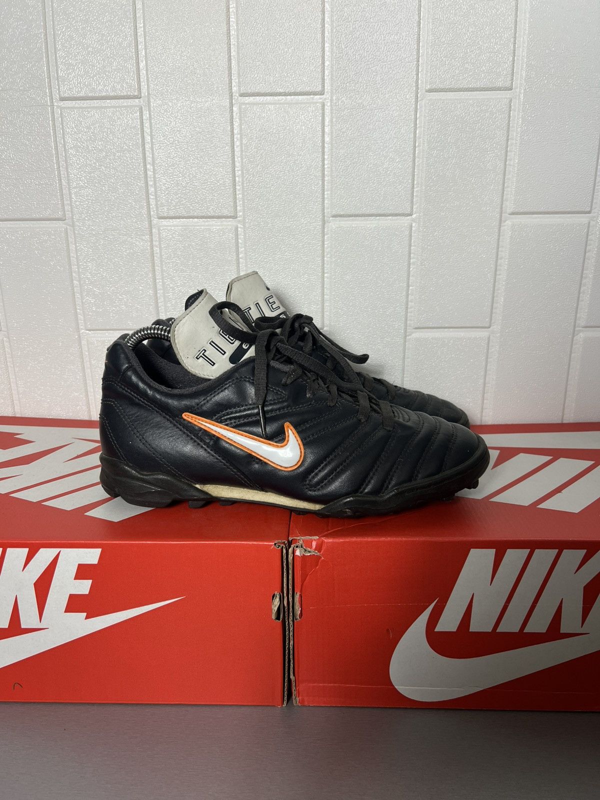 VINTAGE NIKE TIEMPO 650 SOCCER JERSEY BOOTS RETRO Y2K 90s
