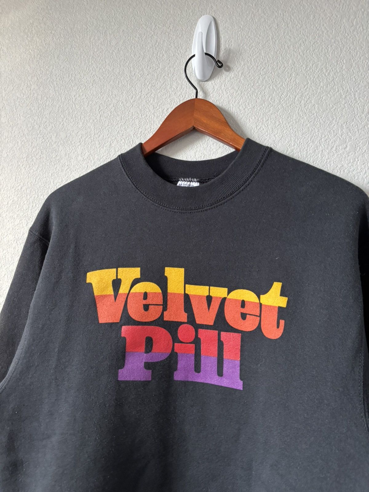 Other Black Velvet Pill Crewneck Size US M / EU 48-50 / 2 - 2 Thumbnail