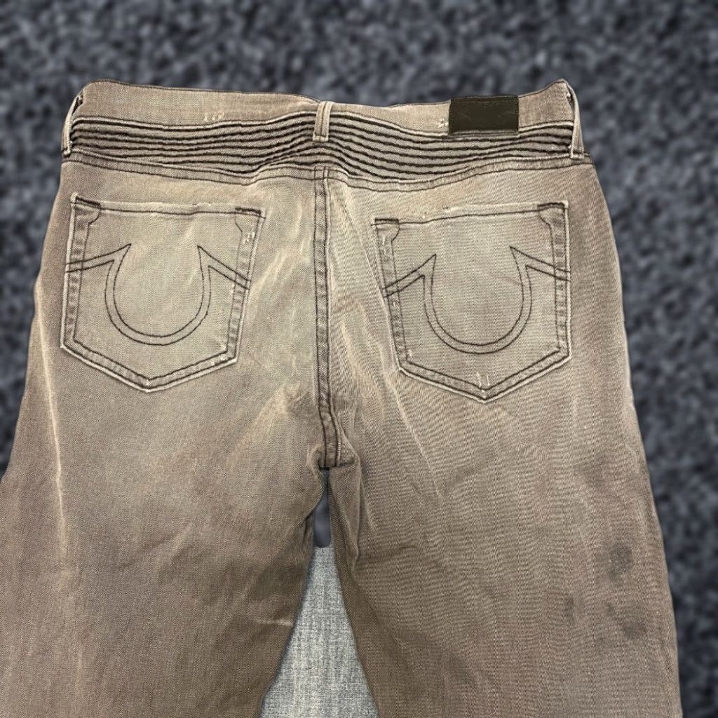 True Religion True Religion Jeans Mens 32x29 Gray Denim Everyday Wear Comfort Straight Leg Jeans Mens 32 Gray Denim 5-Pocket Design Classic Straight Leg Size US 32 / EU 48 - 1 Thumbnail