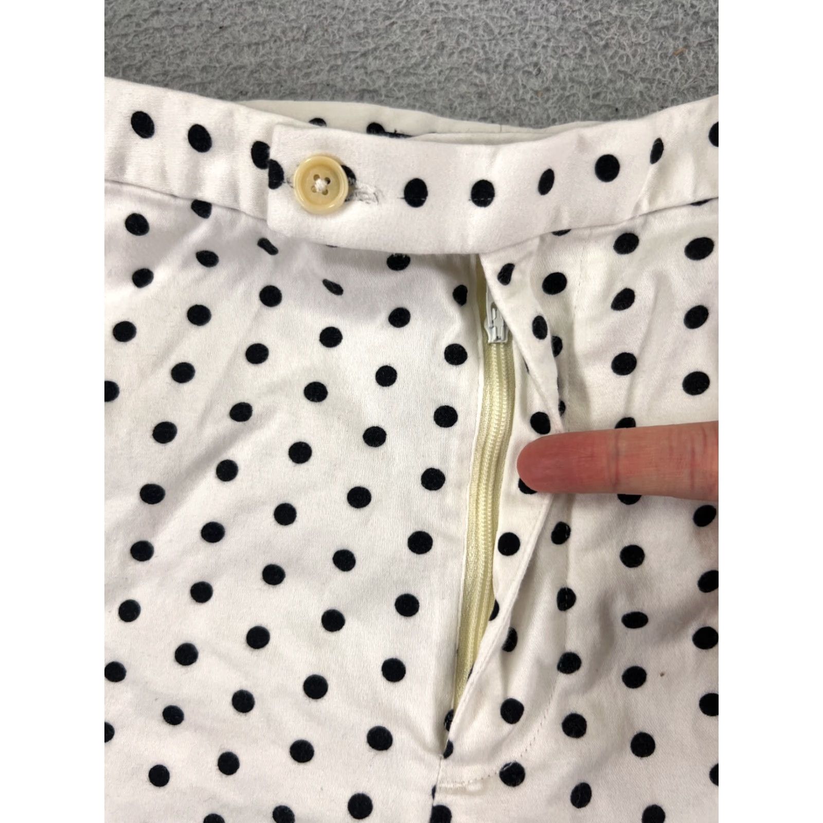 Ralph Lauren Ralph Lauren Golf Shorts Womens 12 White Polka Dot Cotton Blend Activewear Stretch Pockets Size 34" / US 12 / IT 48 - 6 Thumbnail