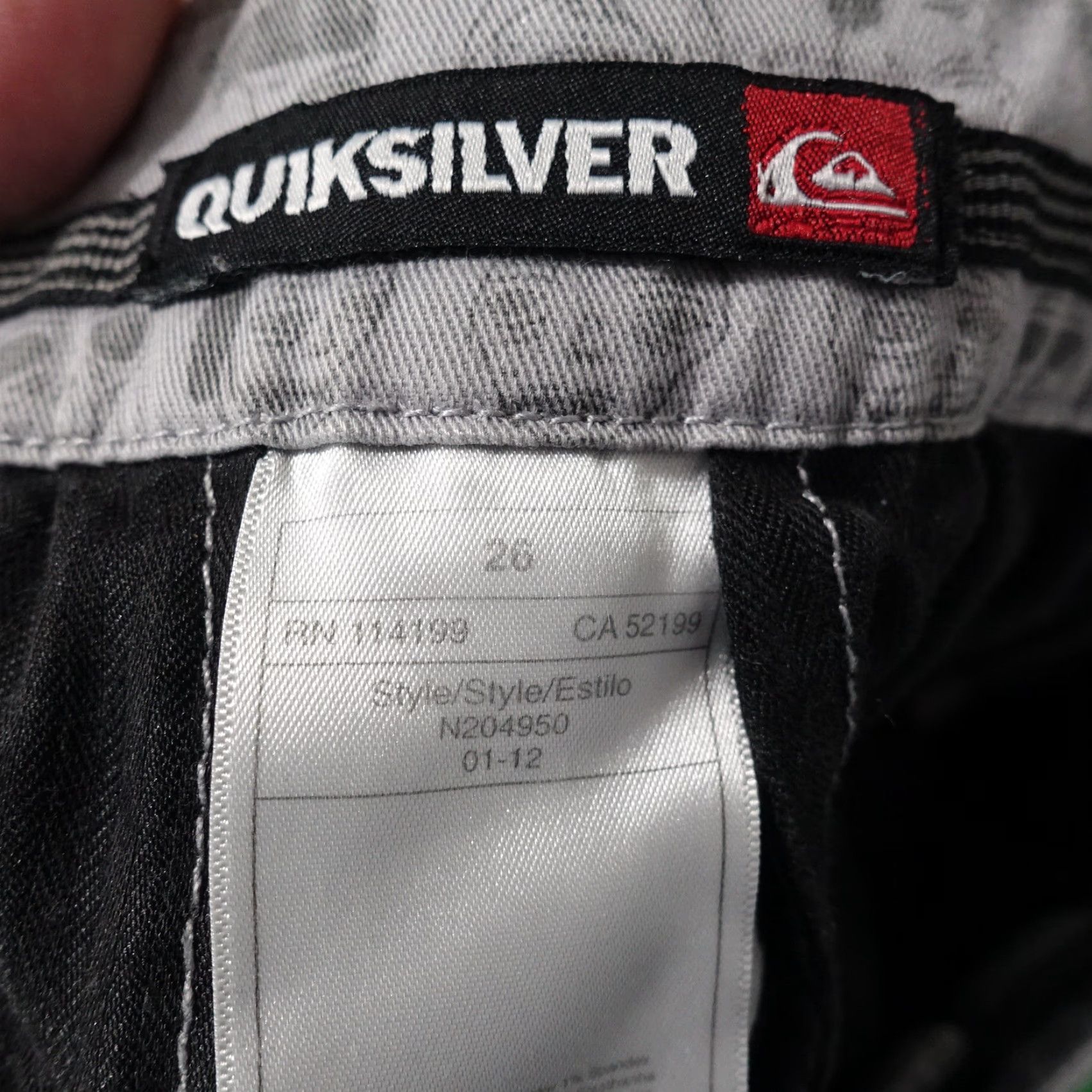 Quiksilver QUIKSILVER Gray Cartoon Faces Flat Front Shorts Adult 26 Gray 27x10 Casual Belt Loops Hard to Find 90s Style Mens Size US 26 / EU 42 - 8 Thumbnail