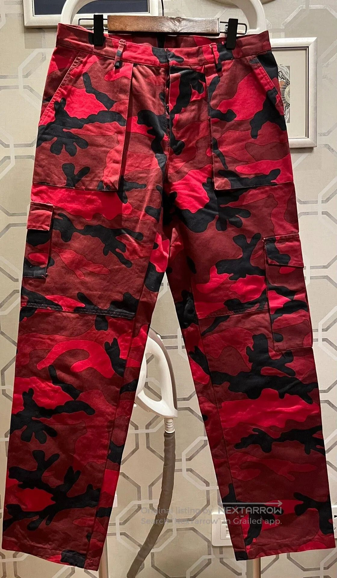 Valentino Valentino Red Camo Cargo Pants. Size US 26 / EU 42 - 1 Thumbnail