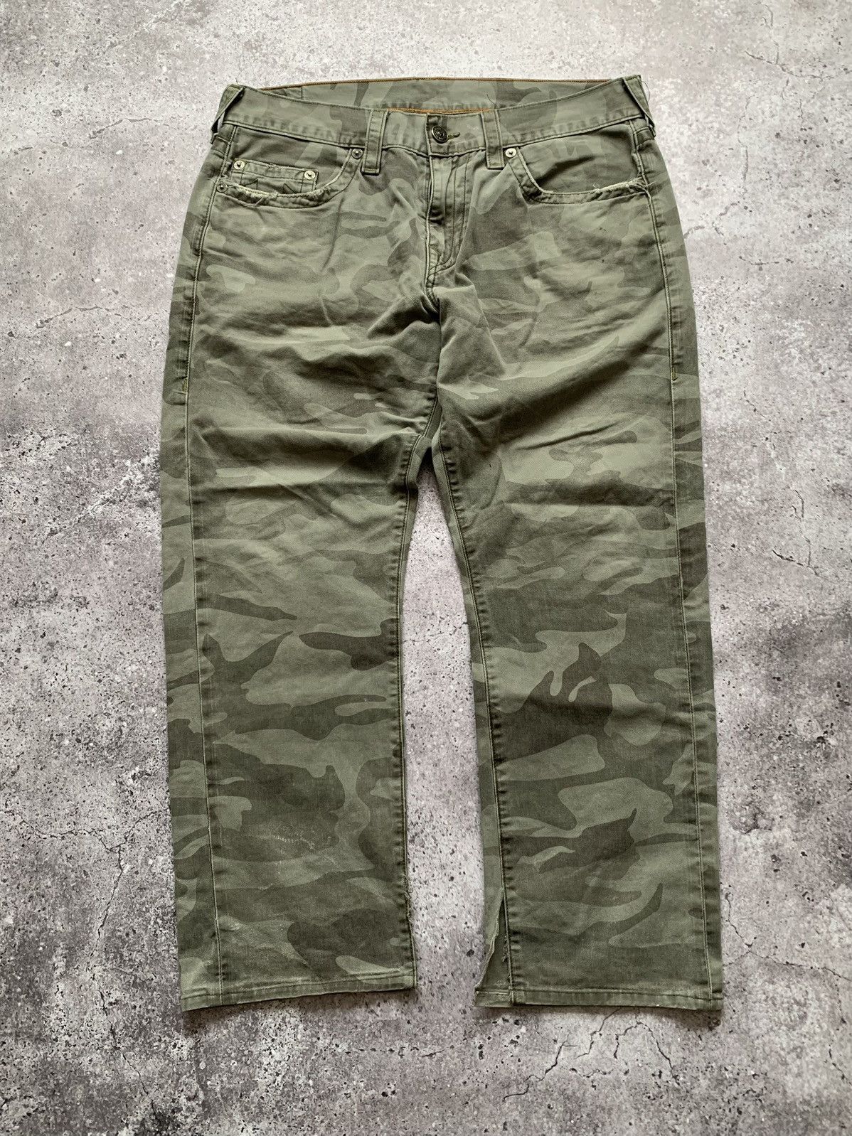 True Religion 🔥CRAZY TRUE RELIGION DISTRESSED CAMO PANTS Y2K Size US 36 / EU 52 - 8 Thumbnail
