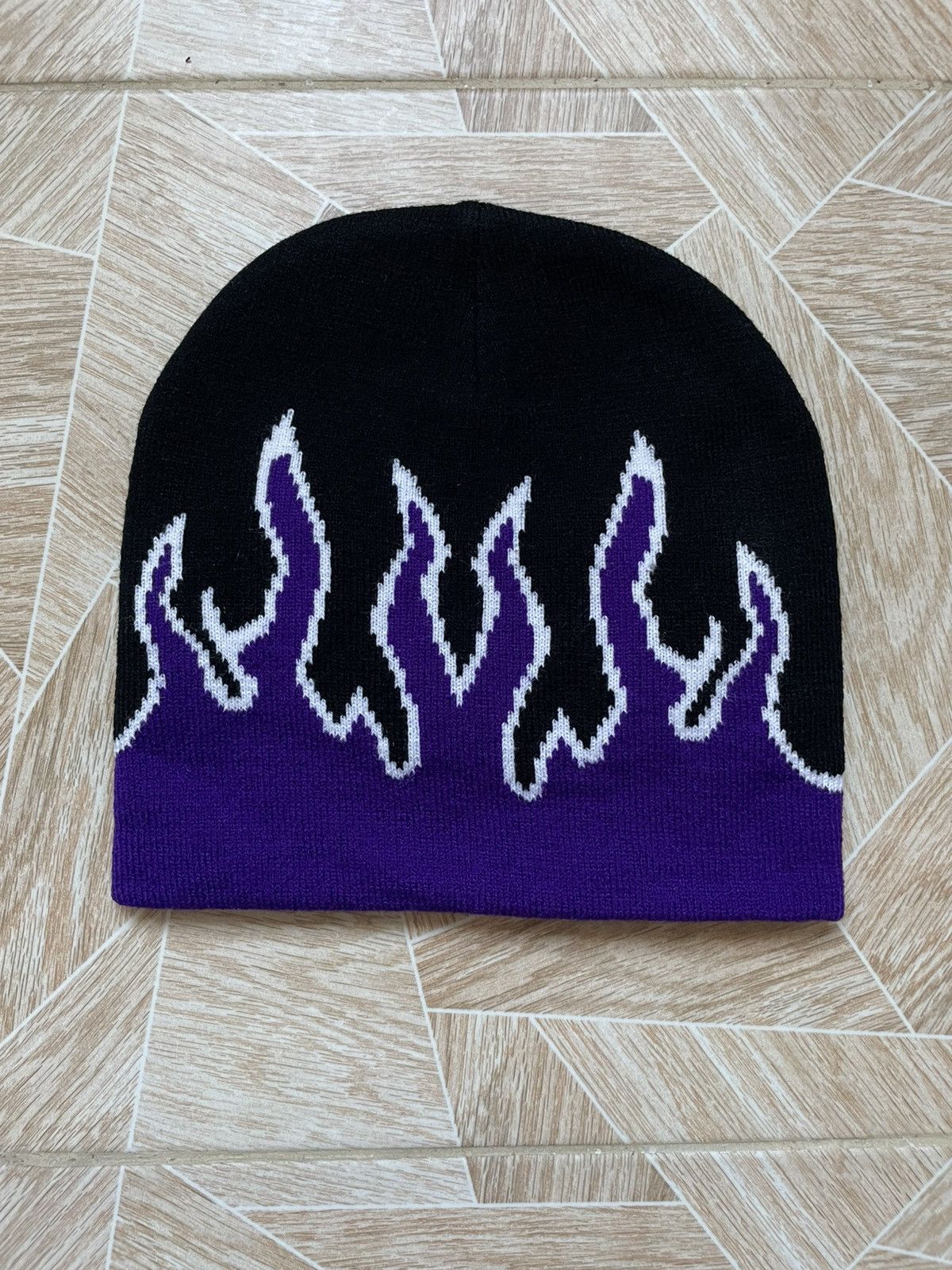Japanese Brand × Vintage Y2K Rare Japanese Brand Purple Flame Logo Opium Beanie Hat Size ONE SIZE - 2 Thumbnail