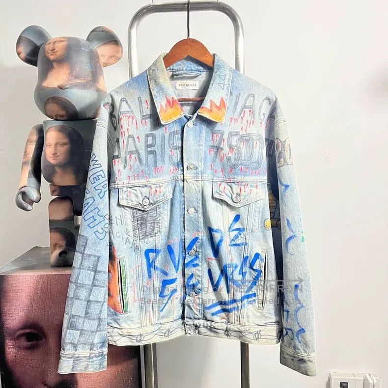 Balenciaga Balenciaga Graffiti Denim Jacket P0603. Size US XS / EU 42 / 0 - 1 Thumbnail