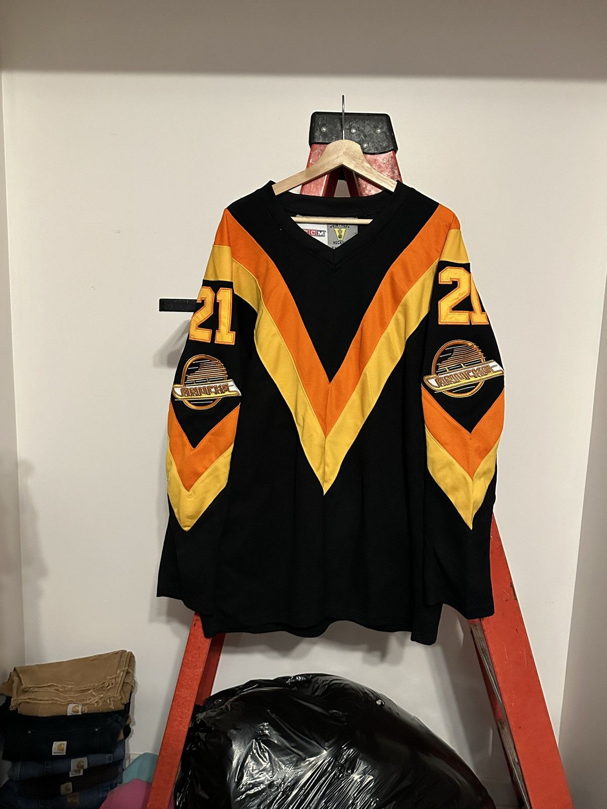 Ccm RARE AUTHENTIC VINTAGE CAM NEELY JERSEY CCM CANUCKS XL Size US XL / EU 56 / 4 - 5 Thumbnail