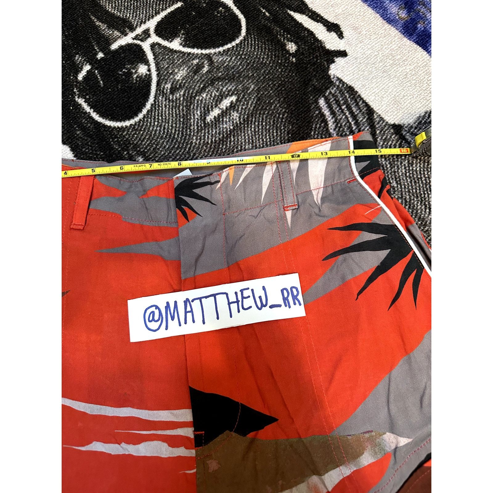 Palm Angels Palm Angels Hawaii graphic-print cargo shorts Size US 30 / EU 46 - 10 Thumbnail