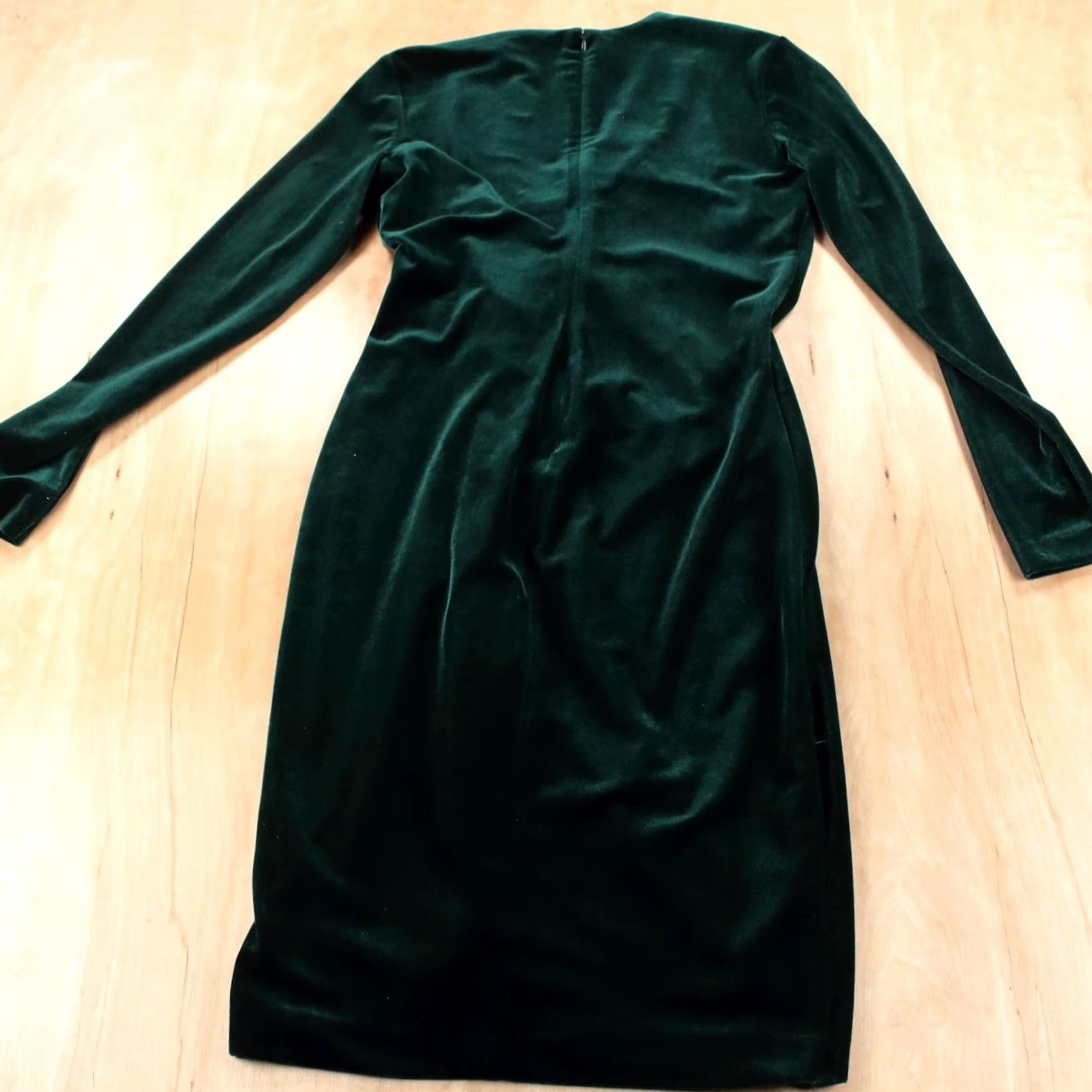 green velvet knee length dress VINTAGE Calvin Klein deep v neck bodycon sz 4 Night knee-length Womens knee length velvet dress
