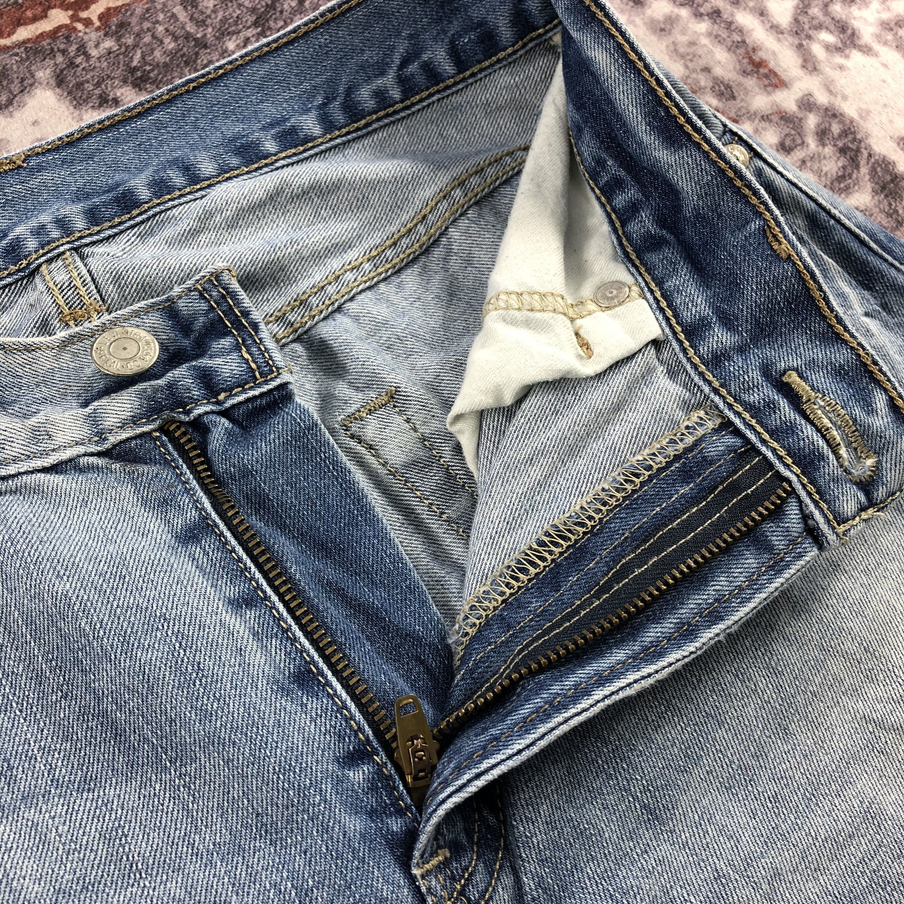 Levi's × Vintage Vintage Light Wash Levis 505 Jeans-JM2682 Size US 29 - 6 Thumbnail