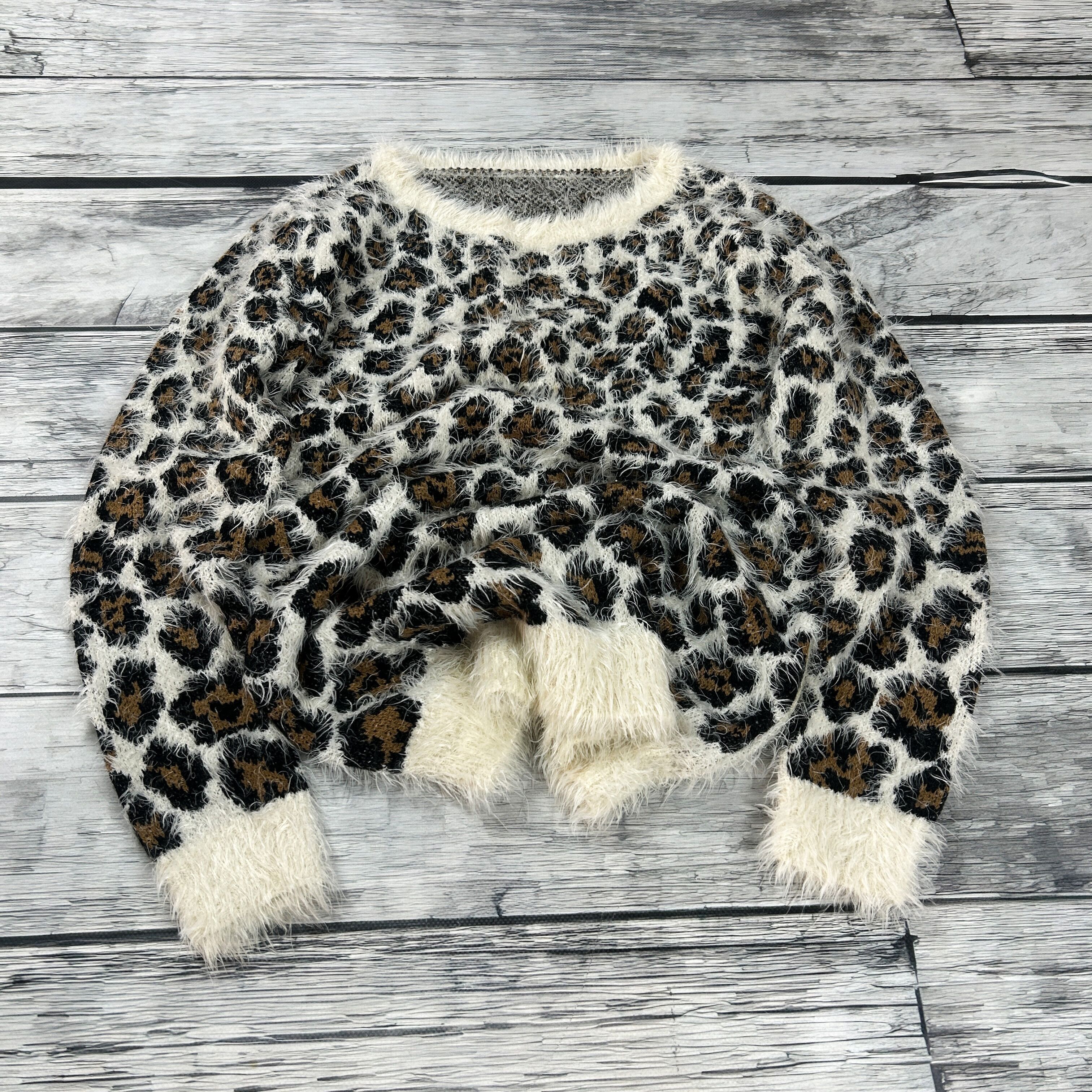 Japanese Brand Leopard Knit Sweater Fuzzy Soft Grunge Coquette Y2K Core Size US S / EU 44-46 / 1 - 1 Thumbnail