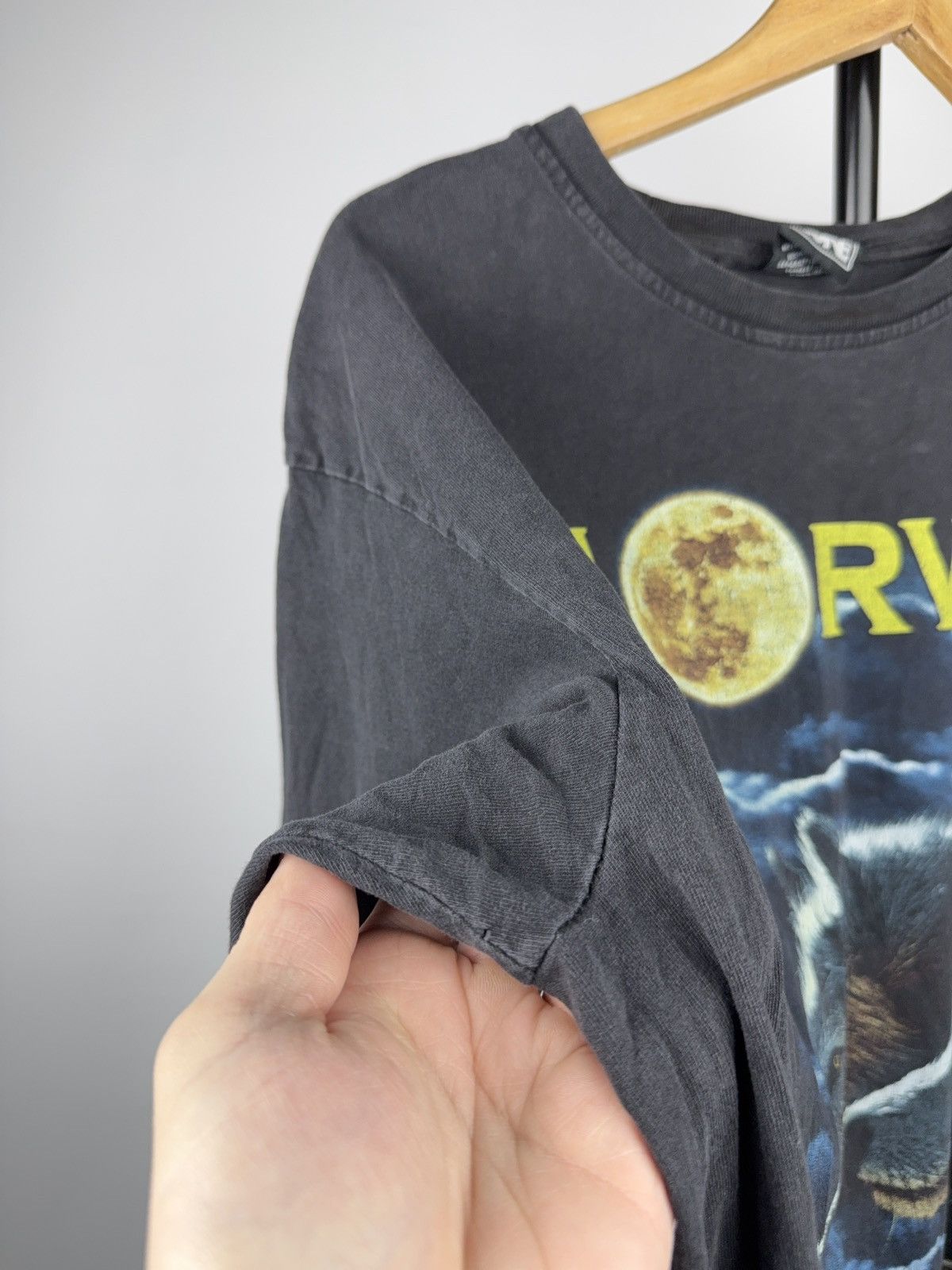 Vintage Vintage 90s Animal Native Norway Wolf Moon Graphic Tee Size US L / EU 52-54 / 3 - 4 Thumbnail