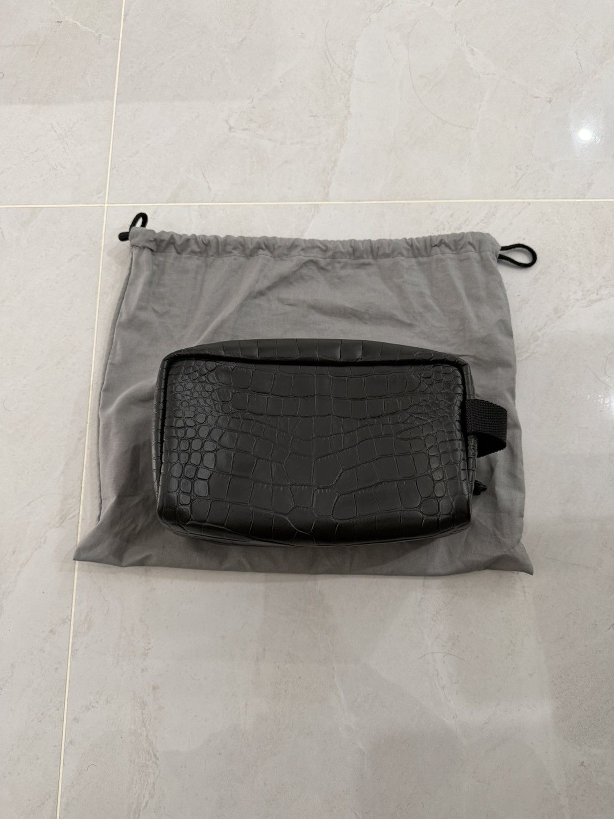Balenciaga Balenciaga Leather Logo Croc Wash / Toilet Bag Size ONE SIZE - 4 Thumbnail