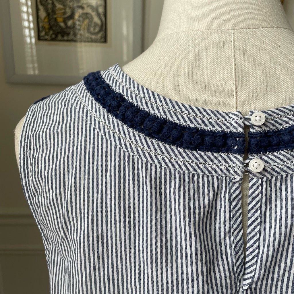 Other Talbots Blue White Stripe Sleeveless Cotton Top Navy Crochet Size M / US 6-8 / IT 42-44 - 4 Thumbnail