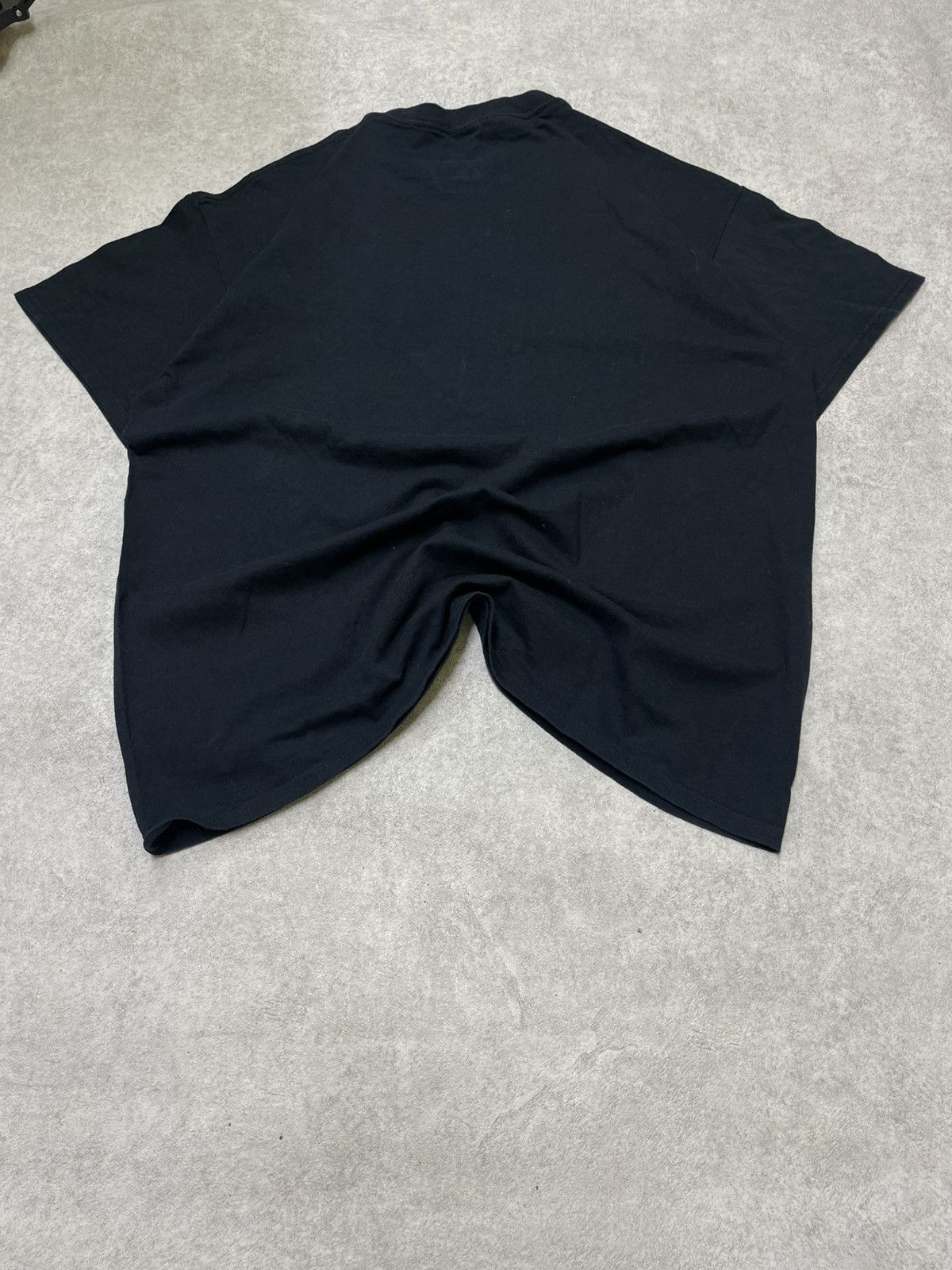 Gildan × Japanese Brand Balenciaga Alien👽RARE find!Cool graphic.Essential streetwear Size US XL / EU 56 / 4 - 9 Thumbnail
