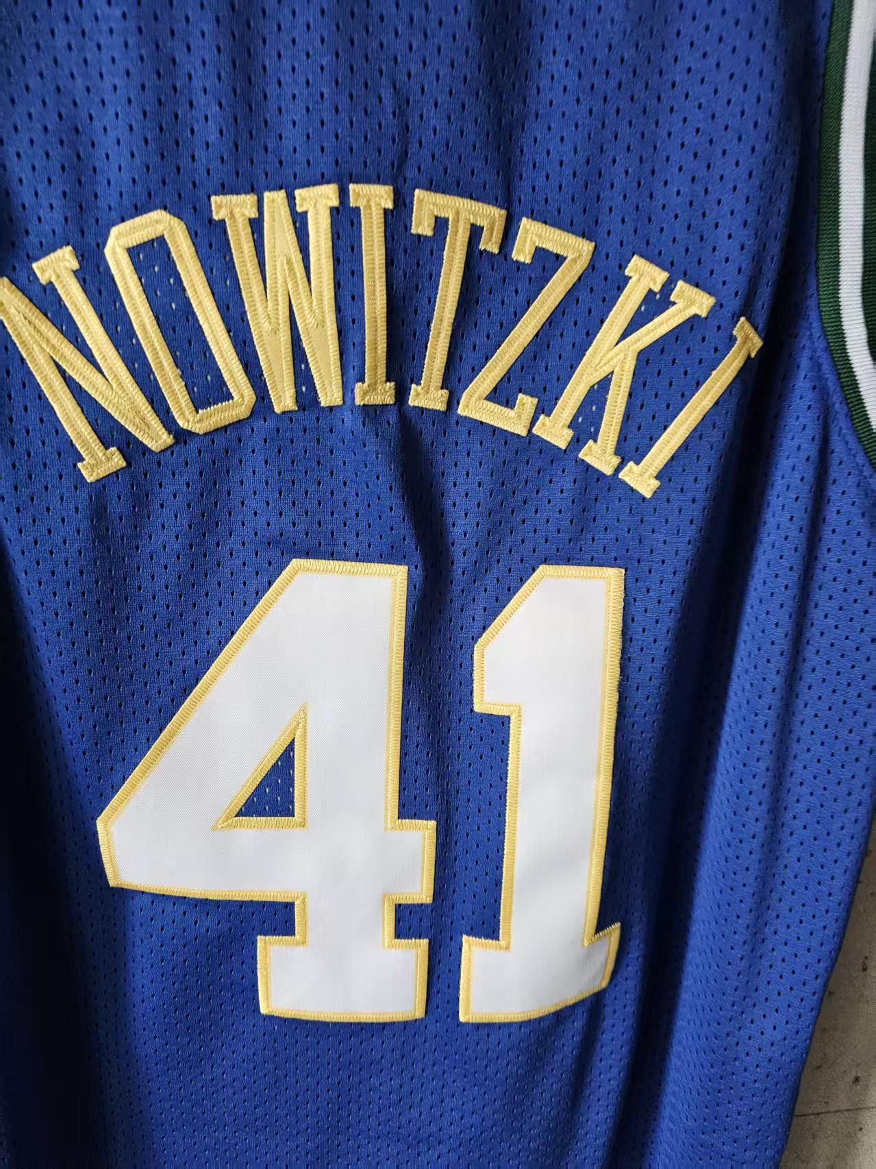 NBA Mavericks 41 Dirk Nowitzki Jersey Size US S / EU 44-46 / 1 - 5 Thumbnail