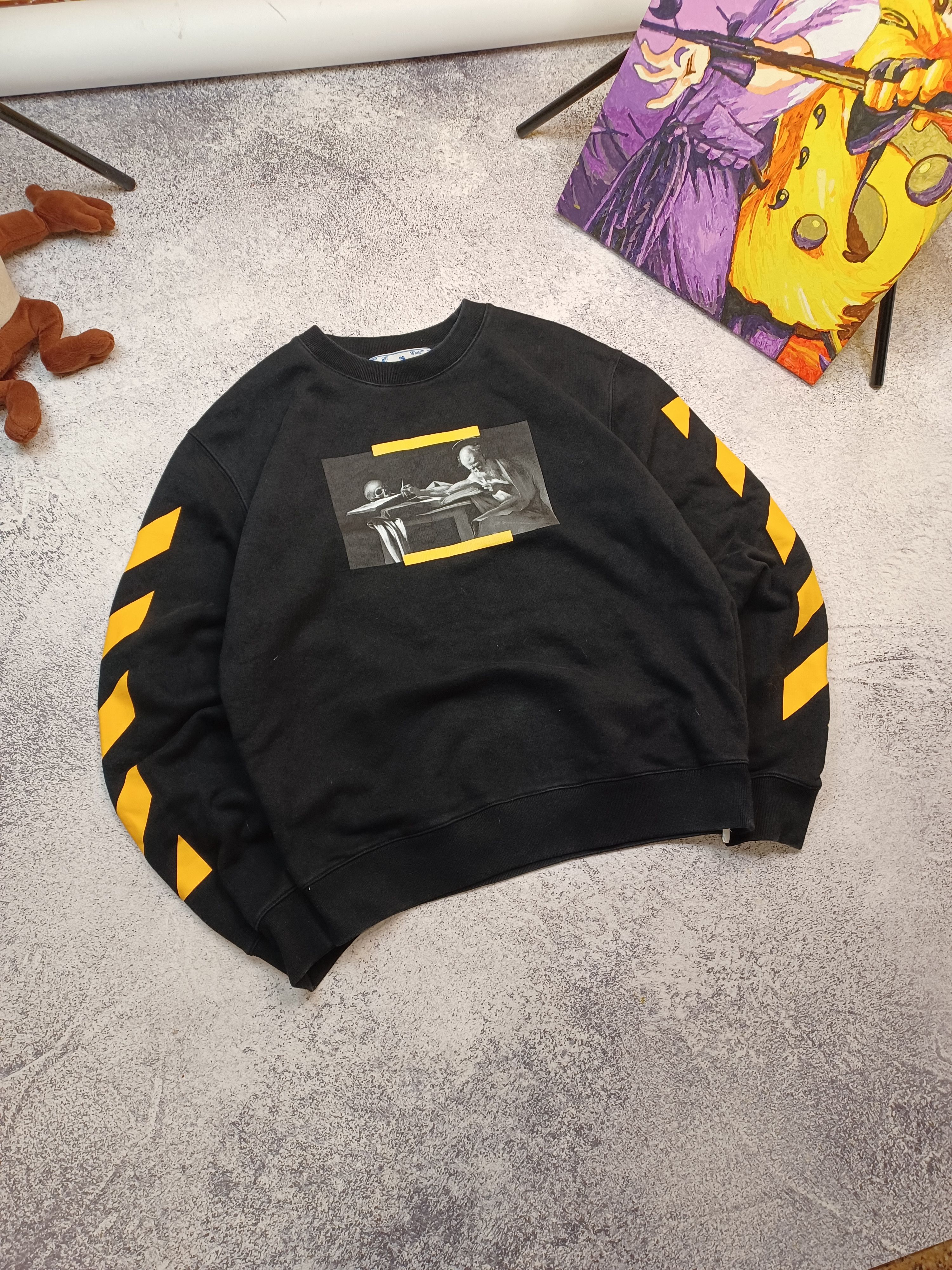 Off-White Off-White Caravaggio Yellow Diagonal Stripe Crewneck Black Size US XL / EU 56 / 4 - 1 Thumbnail