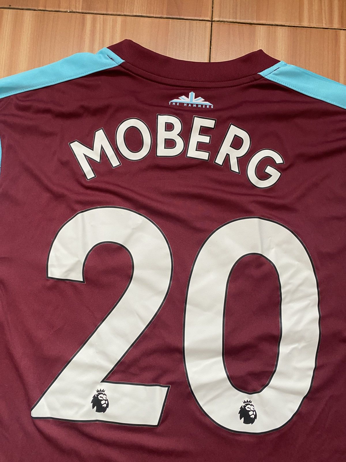 Umbro Umbro West Ham United L/S Home Football Shirt 2017/18 Size US L / EU 52-54 / 3 - 7 Thumbnail