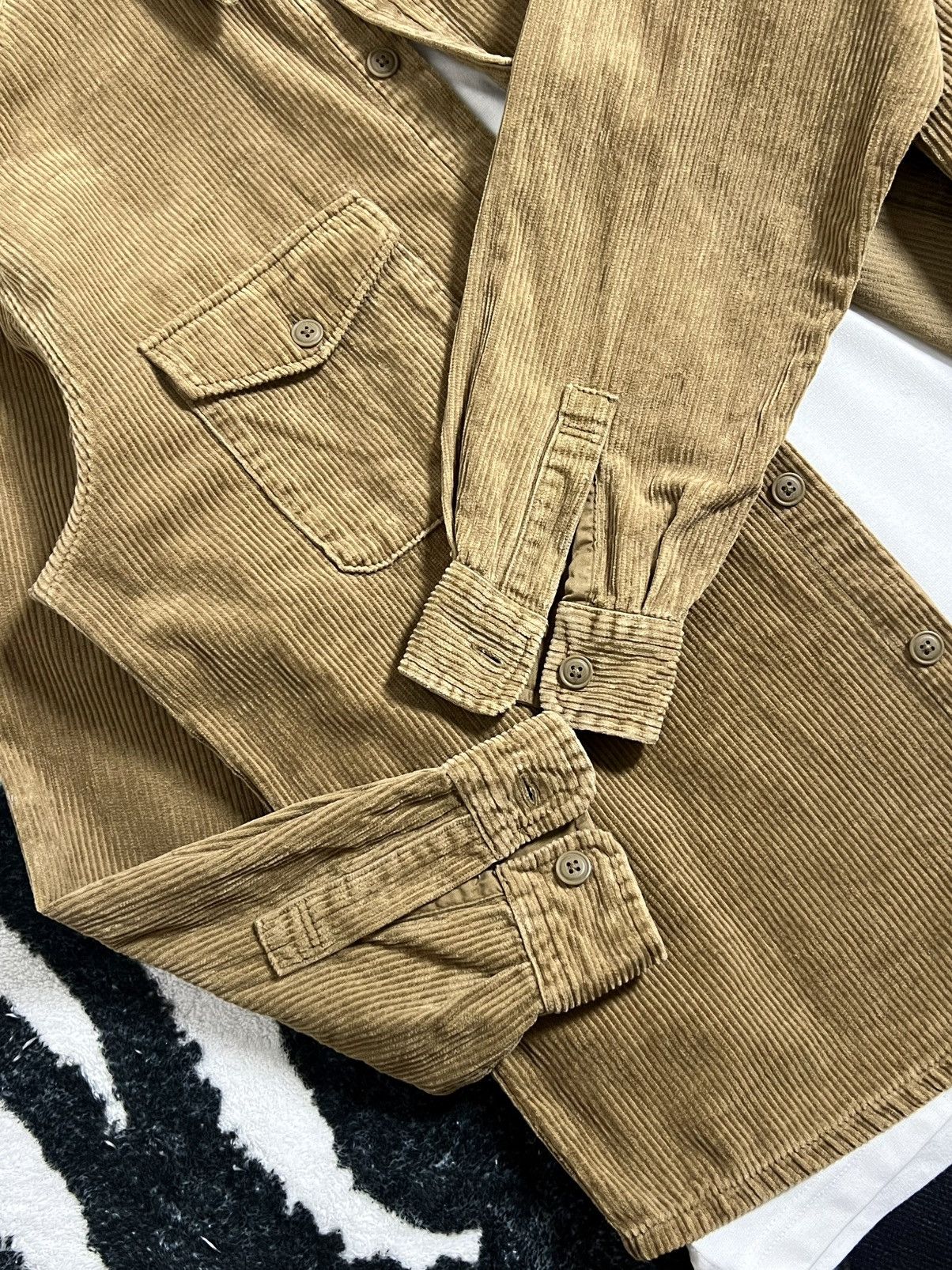 Other UNIQLO CORDUROY BUTTON UP SHIRT JACKET (OUTER WEAR) Size US L / EU 52-54 / 3 - 6 Thumbnail