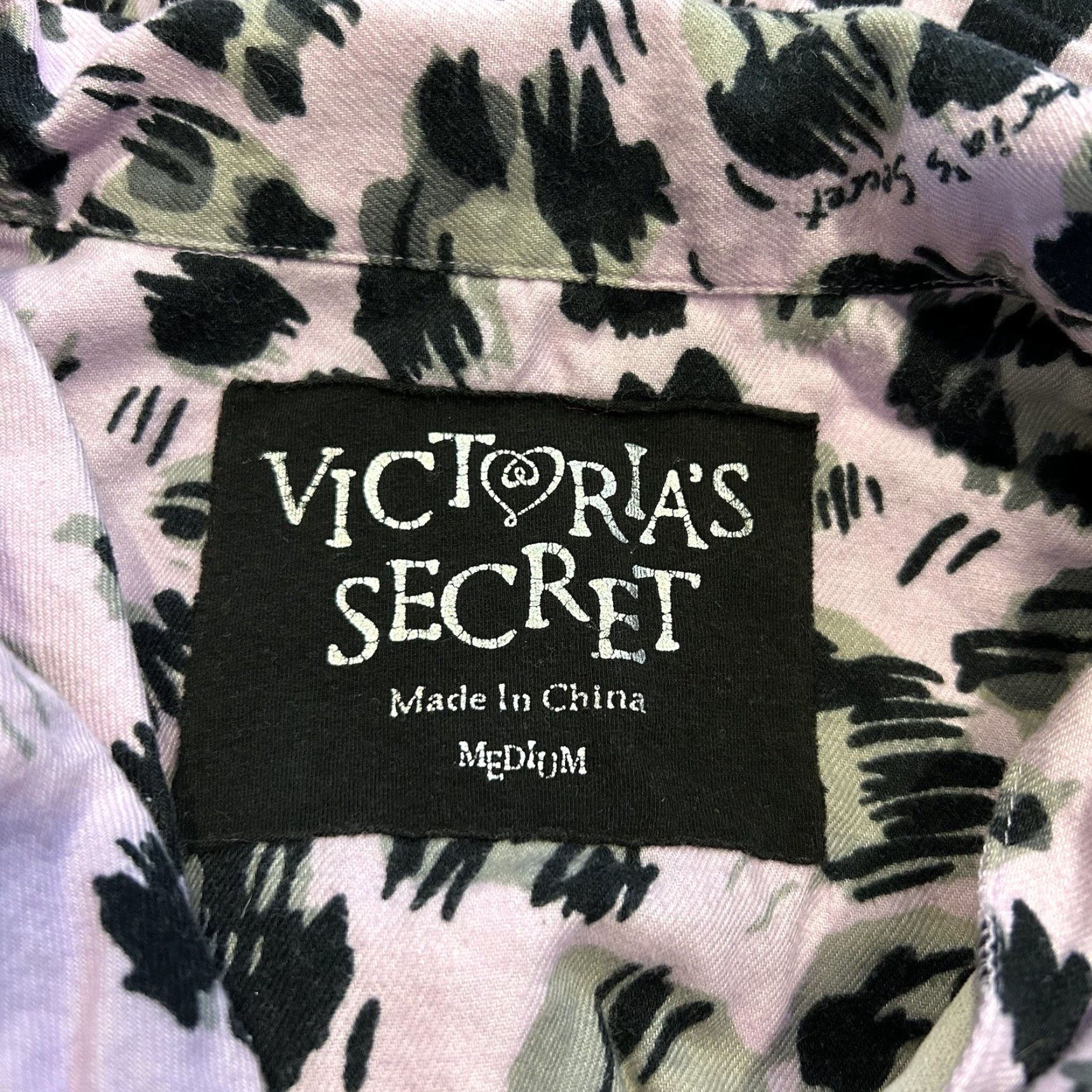 Victoria's Secret Victoria's Secret Leapord Print Fleece Pajama Set Women M Multicolor Long Sleeve Sleepwear Size ONE SIZE - 6 Thumbnail