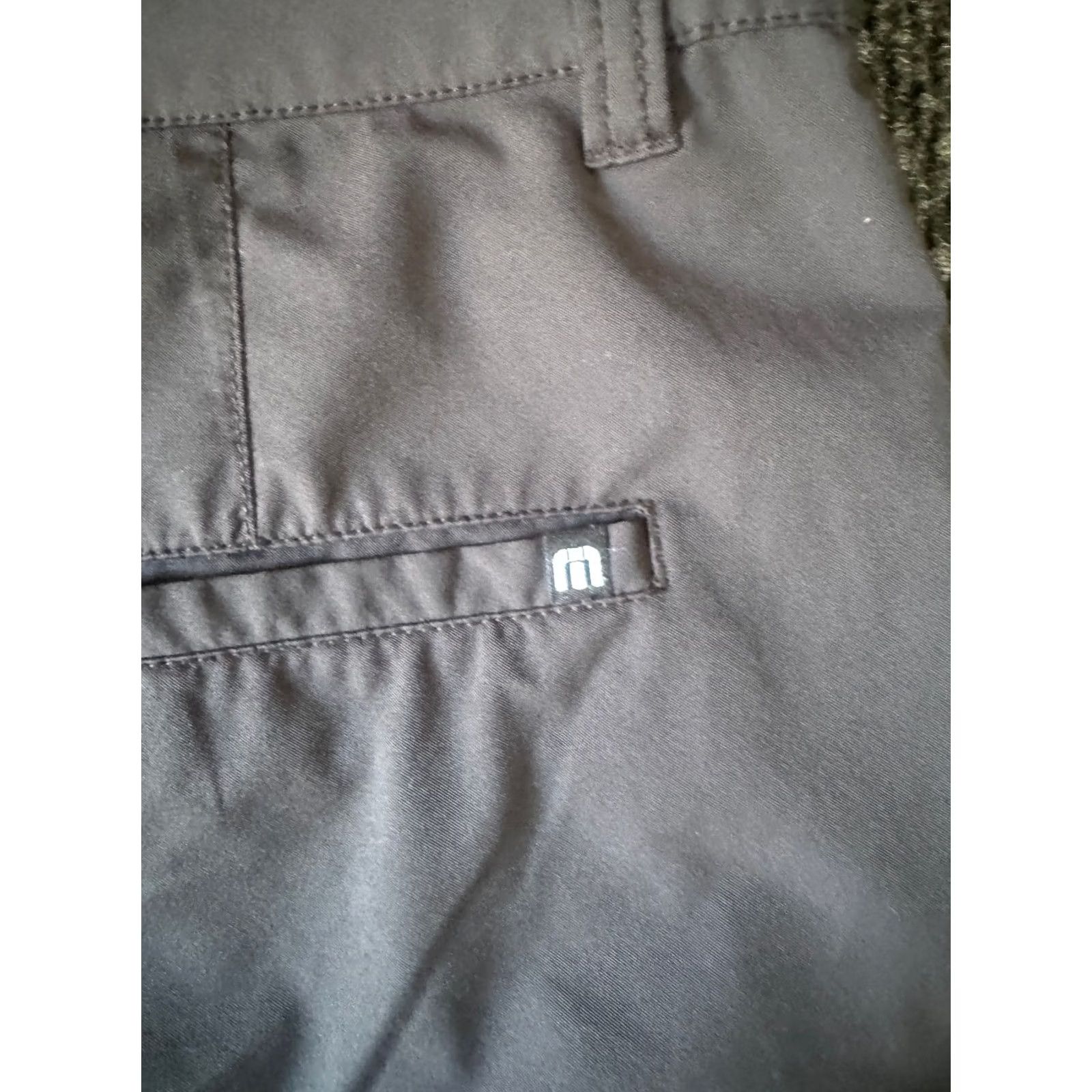 TravisMathew Travis Mattews Men's Shorts 36 Black Lightweight Chino Flat Front Zip Pocket Polyester Spandex Size US 36 / EU 52 - 4 Thumbnail
