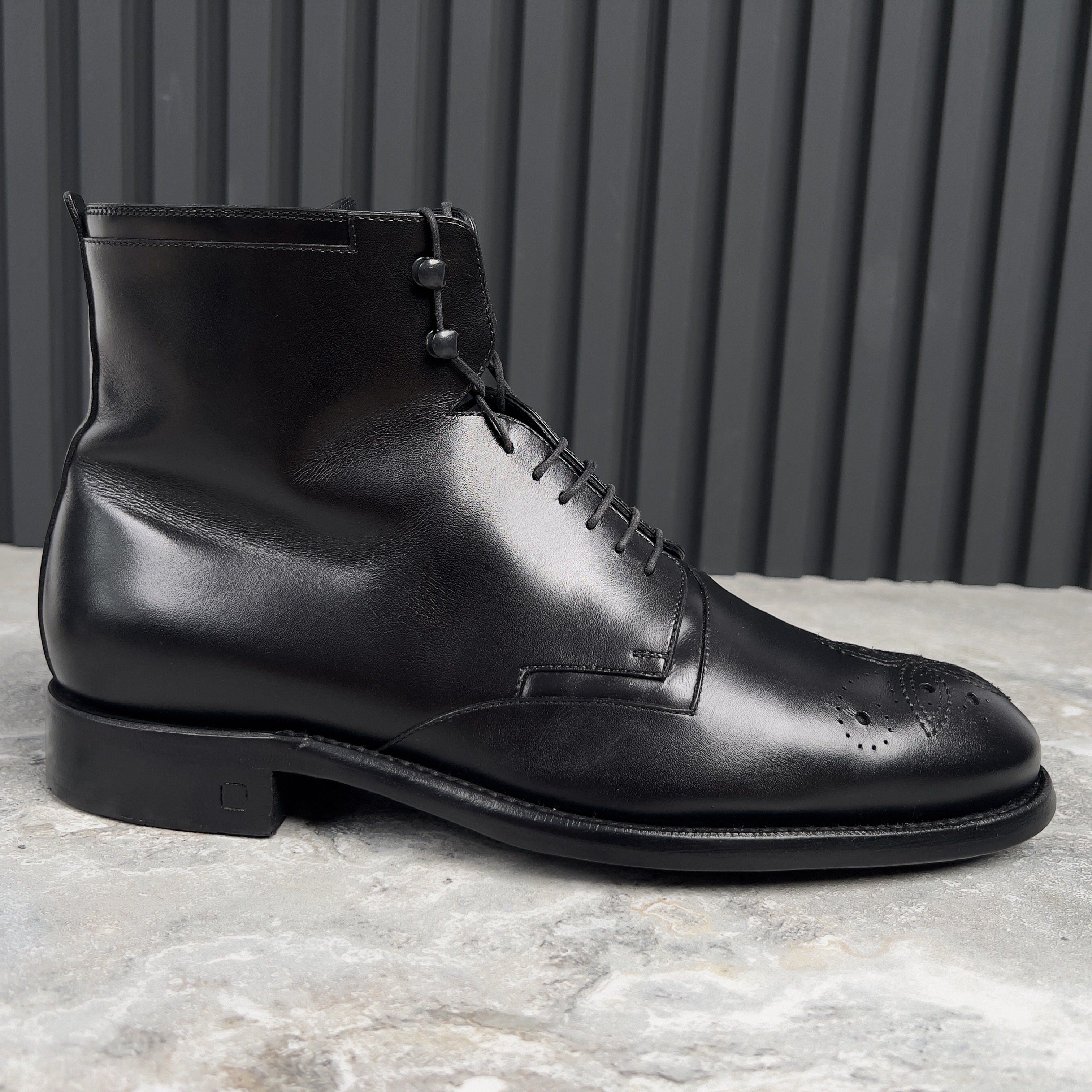 Louis Vuitton Louis Vuitton Combat Perforated Ankle Boots Leather Size US 8 / EU 41 - 4 Thumbnail