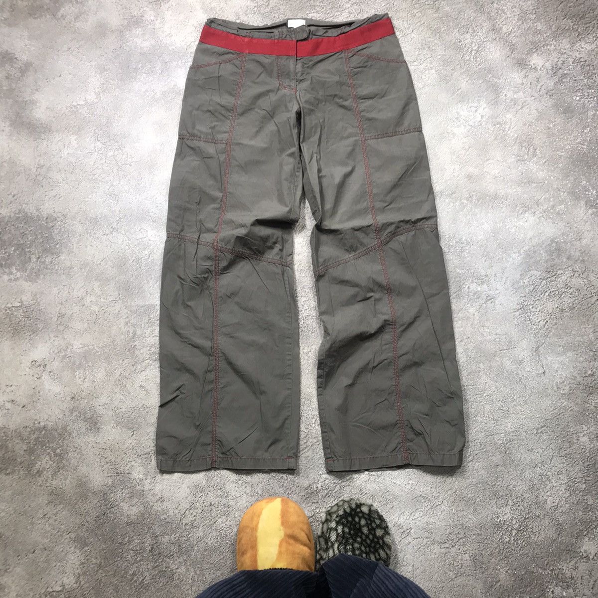 Vintage Vintage Y2K Baggy Cargo Pants Distressed Streetwear Logo 30 Size 30" / US 8 / IT 44 - 1 Thumbnail