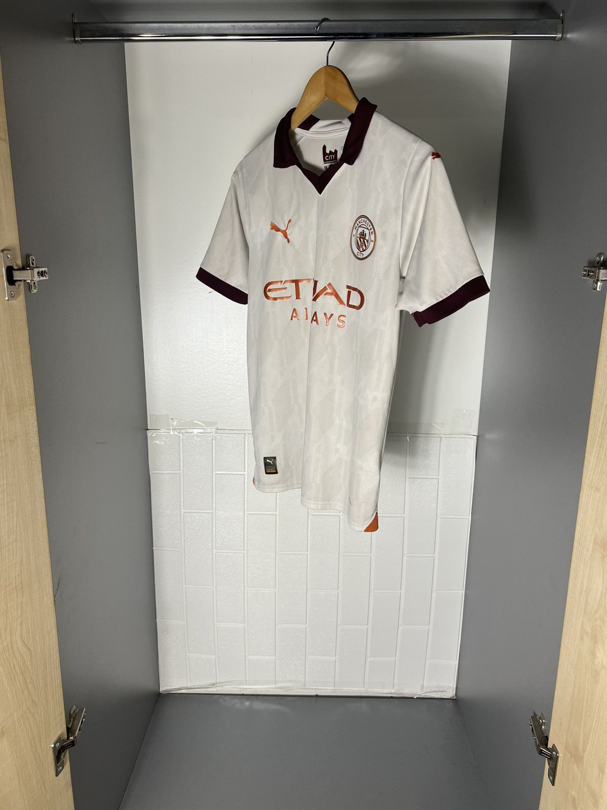 Puma VINTAGE PUMA FC MANCHESTER CITY ENGLAND SOCCER JERSEY RETRO Size US S / EU 44-46 / 1 - 4 Thumbnail