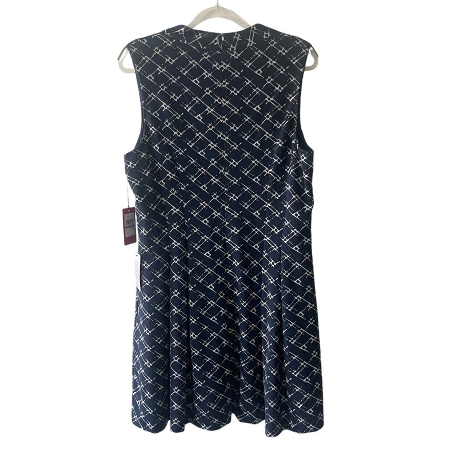 Vince Camuto Vince Camuto Sleeveless V Neck Fit and Flare Dress Navy 18 Size XXL / US 16-18 / IT 52-54 - 3 Thumbnail