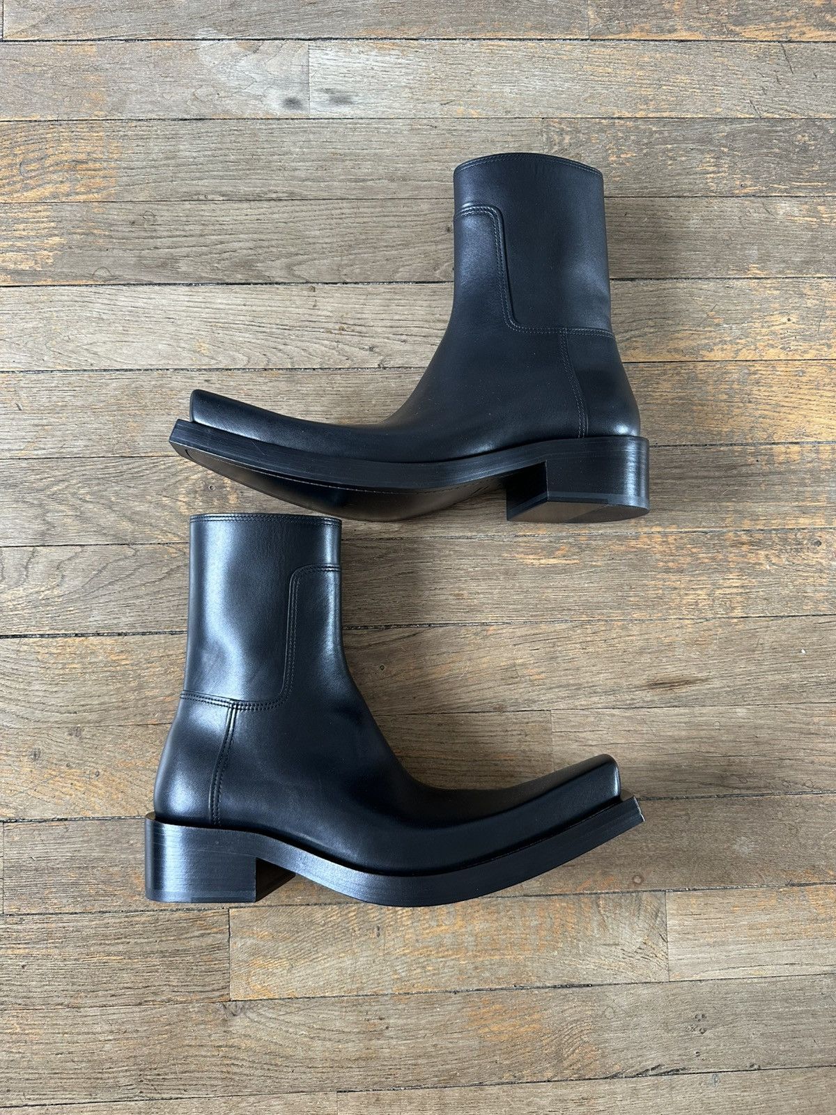 Balenciaga Balenciaga Santiag Size US 11 / EU 44 - 1 Thumbnail