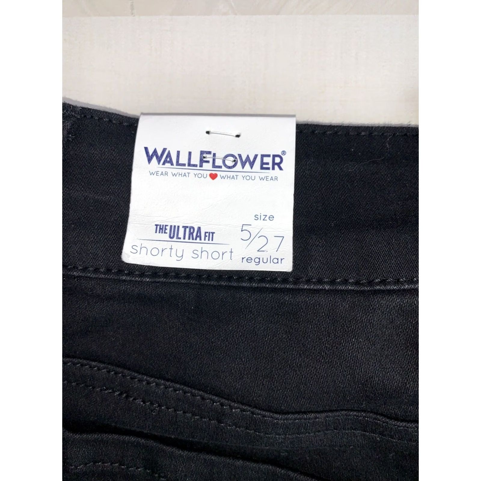 Vintage Wallflower Shorts The Ulta Fit Shorty Short Women’s Teens 5/27 NWT-12386 Size 27" / US 4 / IT 40 - 4 Thumbnail