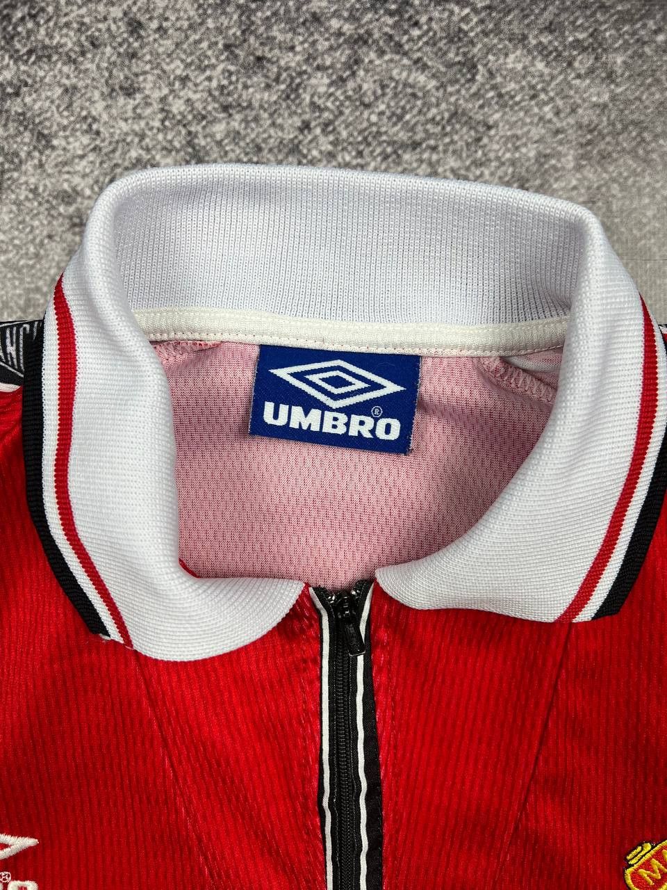 Umbro Manchester United umbro 1994-1996 Home Soccer Jersey Size US M / EU 48-50 / 2 - 9 Thumbnail