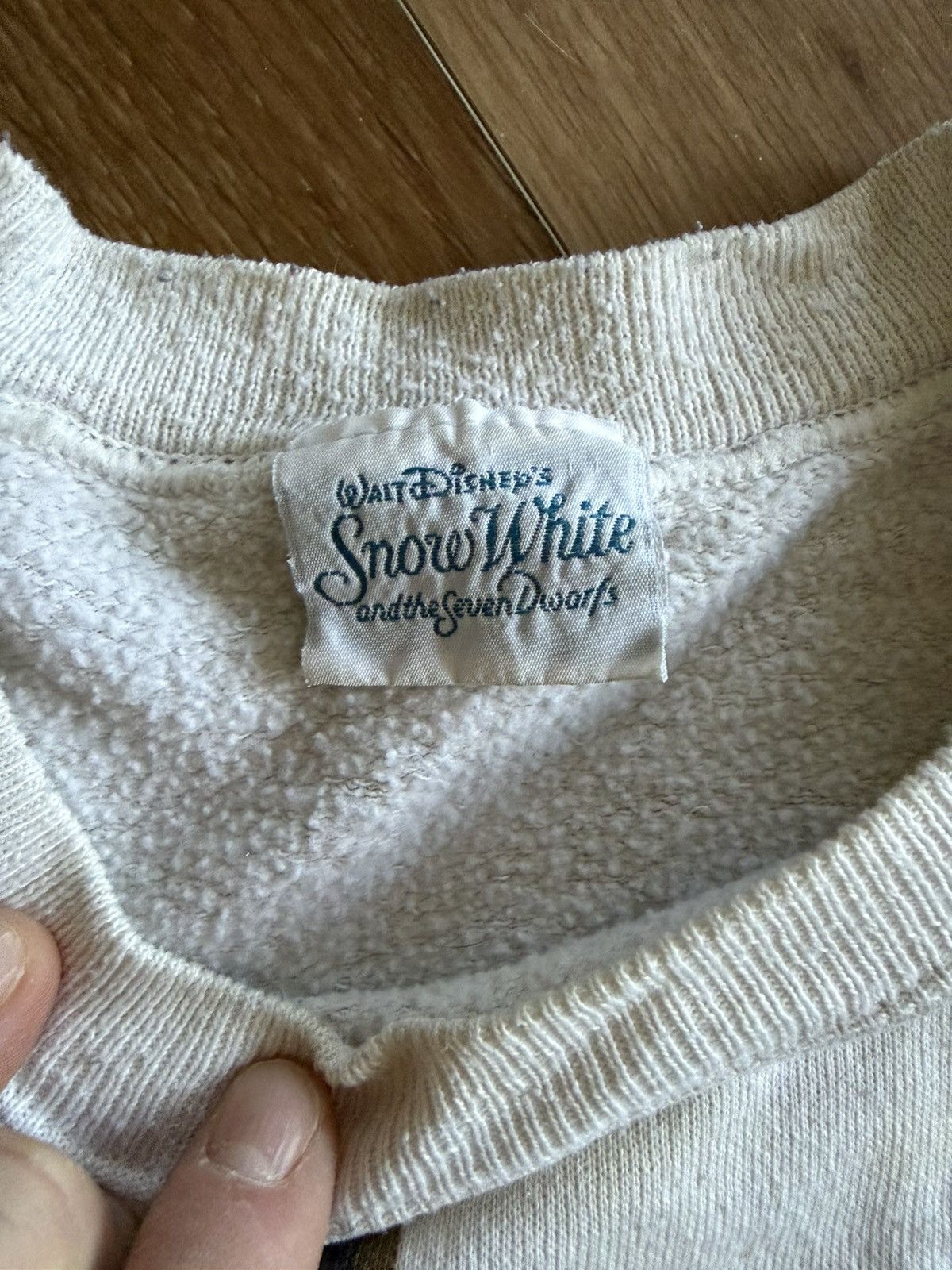 Vintage Vintage 80’s Disney Snow White Sweatshirt Size US M / EU 48-50 / 2 - 2 Thumbnail