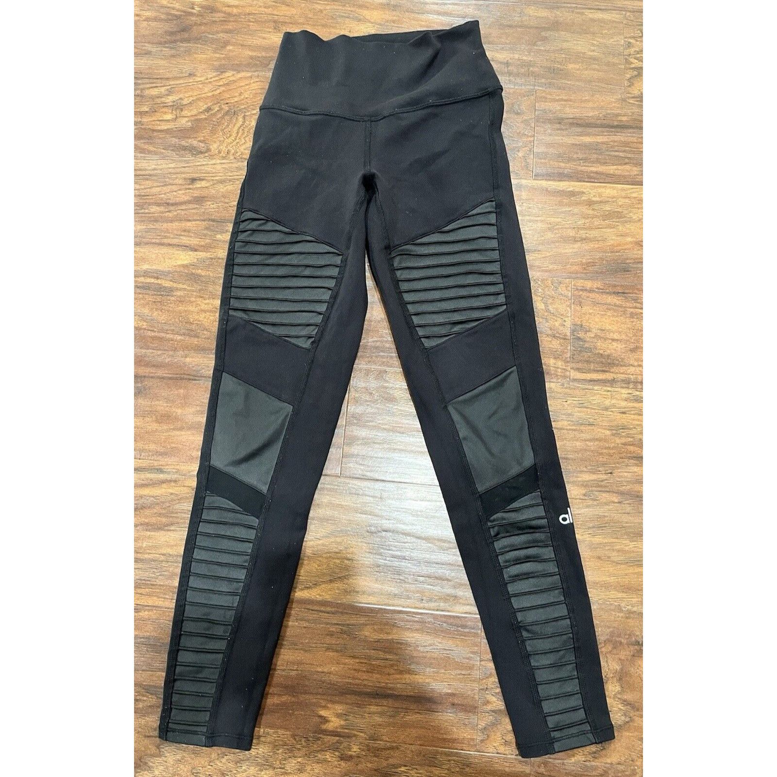 Alo Alo Leggings Womens XSmall Black High WaistedYoga Matte Mesh Size 24" / US 00 / IT 34 - 1 Thumbnail