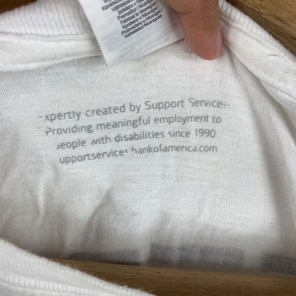 Vintage BANK OF AMERICA Love Has No Labels Support Promo Tee Shirt Size XL / US 12-14 / IT 48-50 - 10 Thumbnail