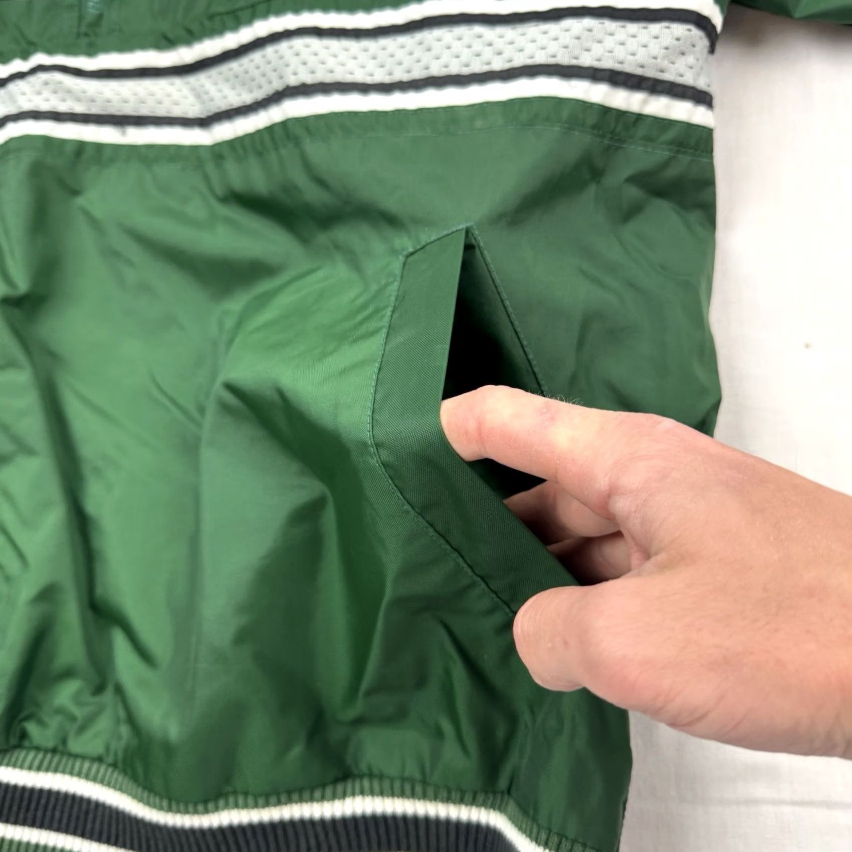 Reebok VINTAGE Reebok Jacket Windbreaker Adult Small 90s Sports Nylon Green Zip Mens Size US S / EU 44-46 / 1 - 6 Thumbnail