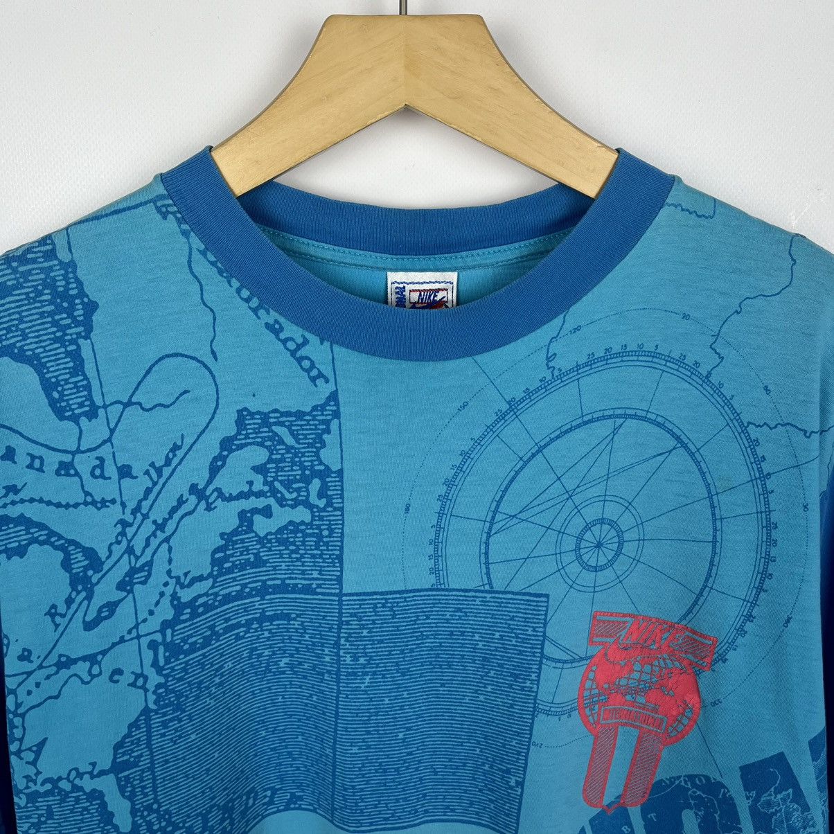 Nike Vintage Nike International y2k AOP rare tee 90’s Size US L / EU 52-54 / 3 - 19 Thumbnail