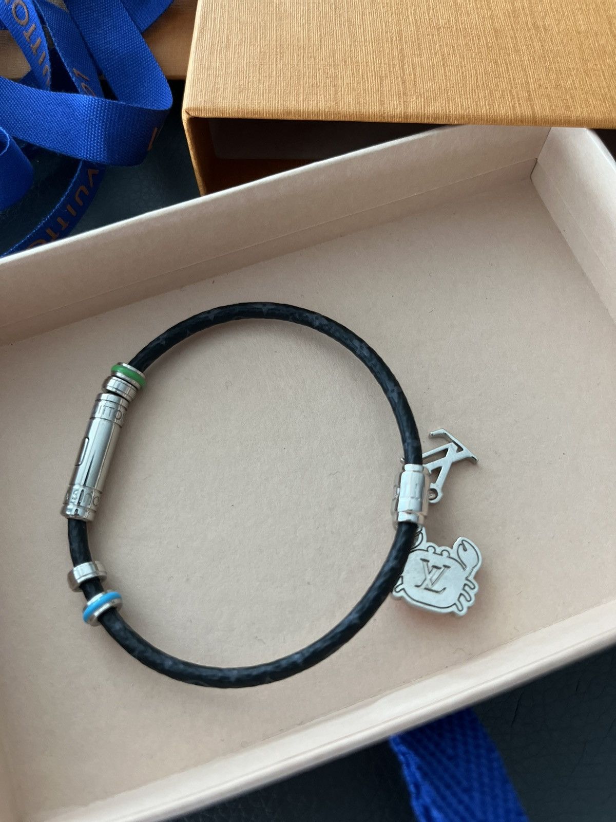 Louis Vuitton Louis Vuitton Logo Bracelet Runway limited edition NEW Size ONE SIZE - 6 Thumbnail
