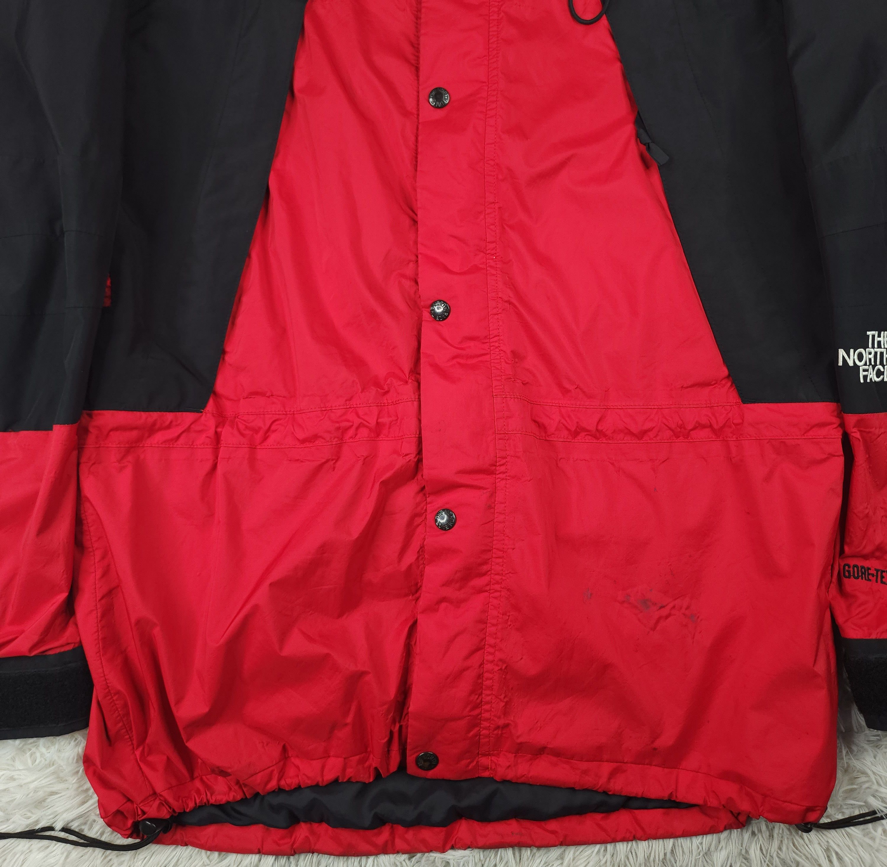 The North Face The North Face Gore-Tex red mountain windbreaker jacket Size US M / EU 48-50 / 2 - 4 Thumbnail