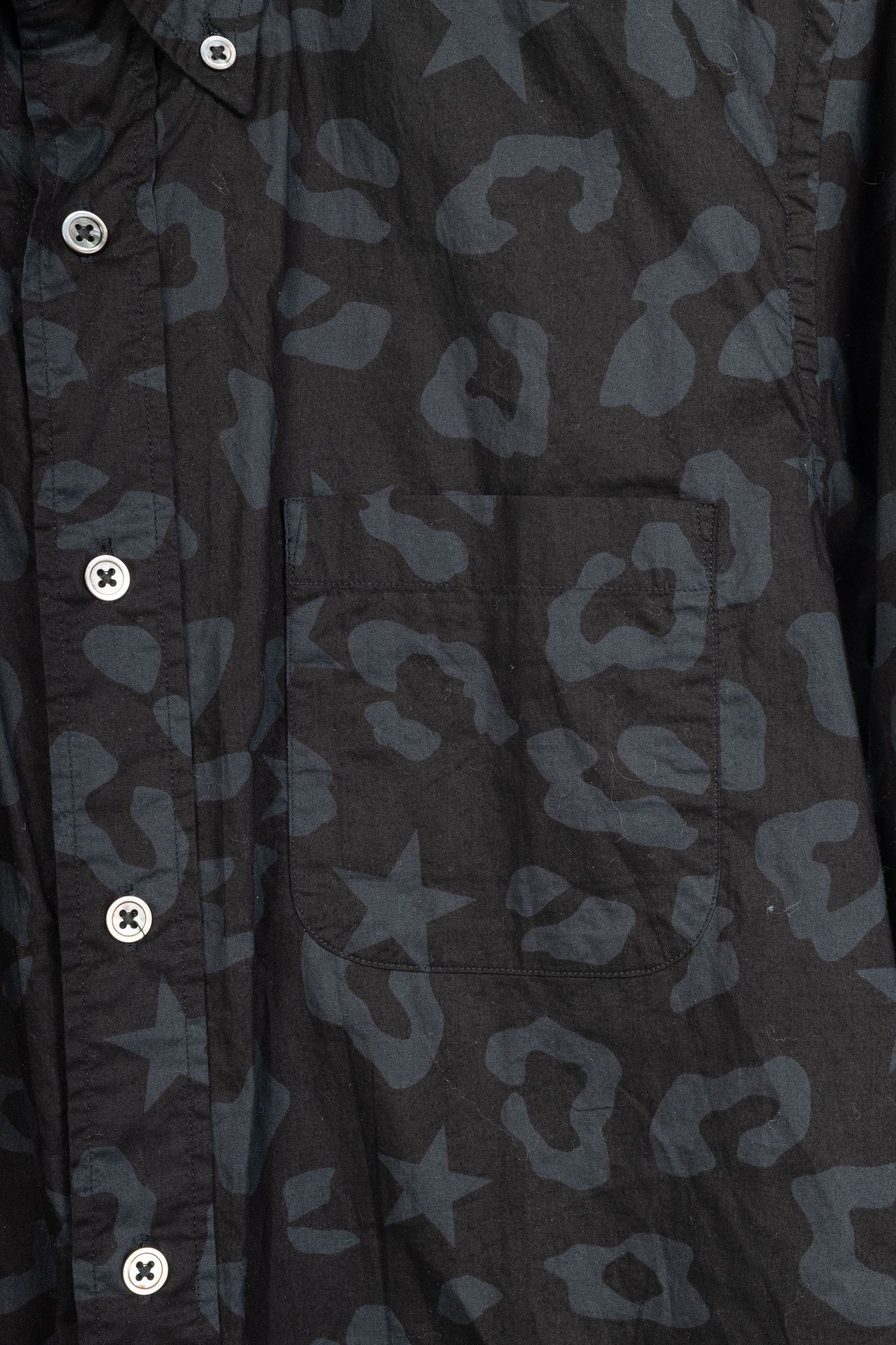 uniform experiment uniform experiment SS15 Black Big Leopard Star B.D Shirt Size US L / EU 52-54 / 3 - 7 Thumbnail