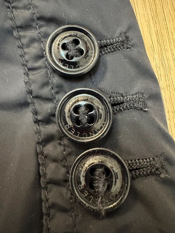 Moncler Moncler Aix Giacca Lightweight Navy Nylon Jacket Buttons 3 M Size US M / EU 48-50 / 2 - 15 Thumbnail