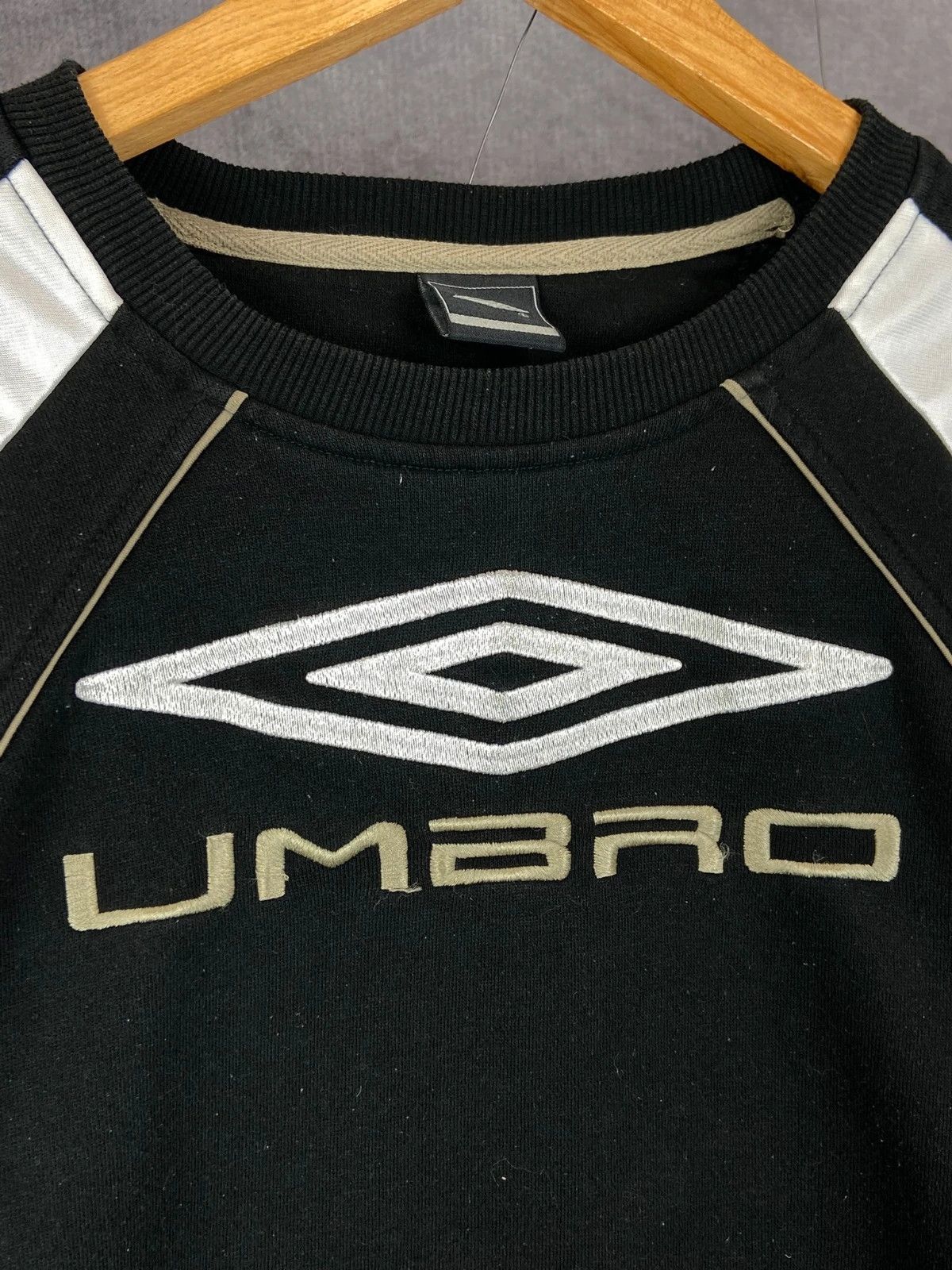 Umbro Umbro Black Sweatshirt / Vintage UK Terrace (L) Size US L / EU 52-54 / 3 - 2 Thumbnail