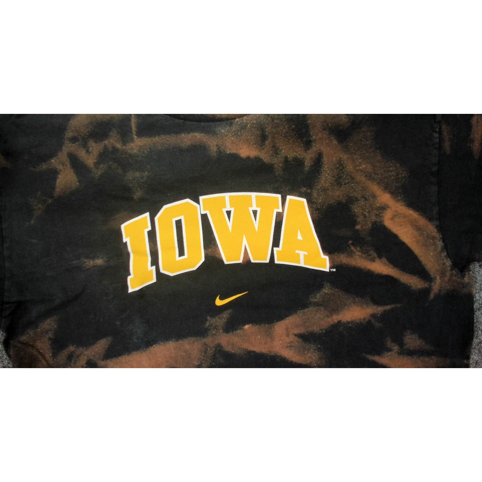 Nike Nike Custom Bleach Tie-Dye Center Swoosh Iowa Tee M Size US M / EU 48-50 / 2 - 6 Thumbnail