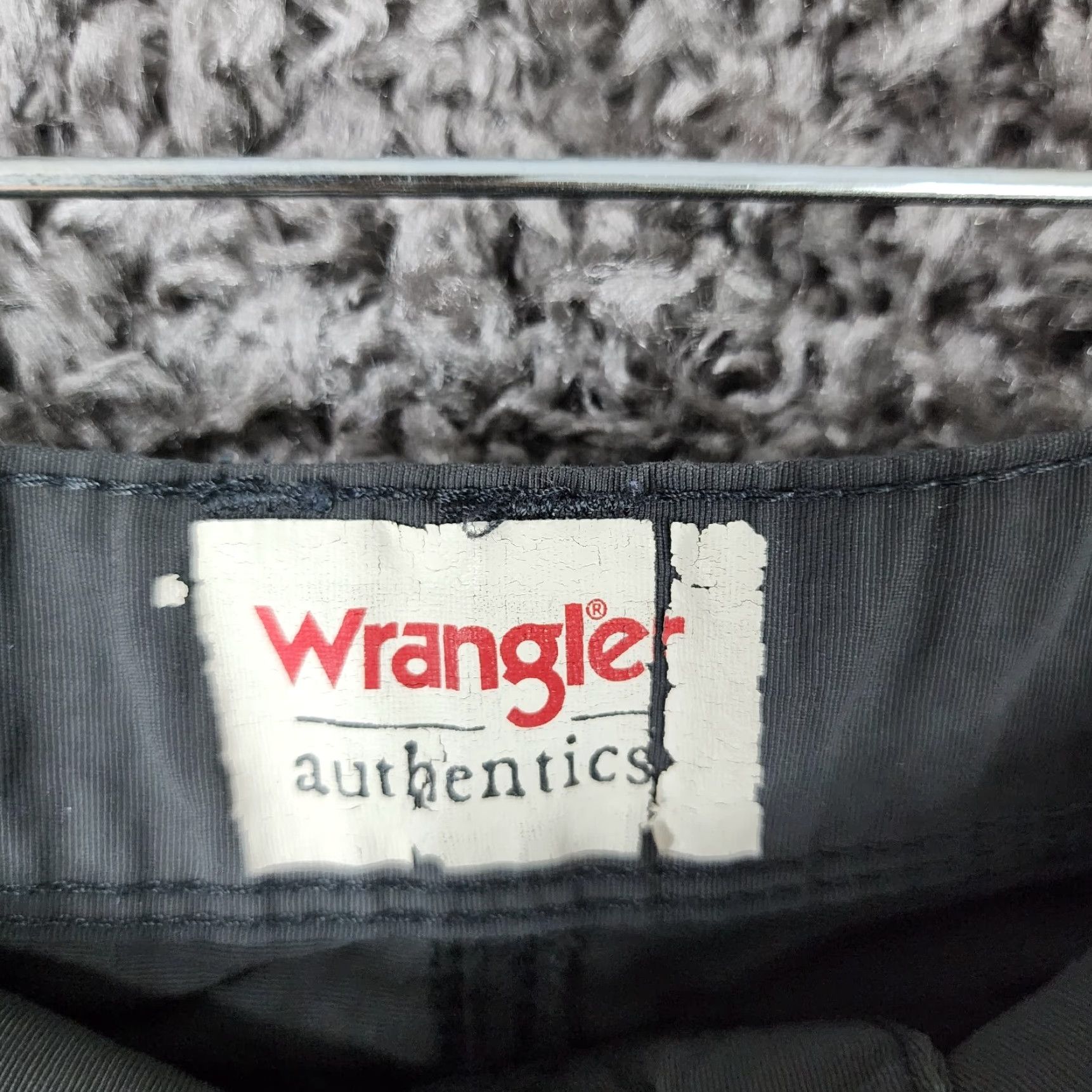 Wrangler VINTAGE? No. Wrangler Cargo Shorts Men 42 Gray Blue Hiking Regular Size 42 Mens Cargo Shorts Gray/Blue 90s? Size US 42 / EU 58 - 3 Thumbnail