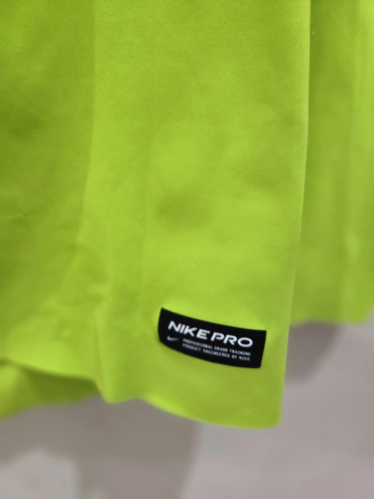 Nike Nike Pro Dri-Fit Mens Long-Sleeve Training Green Size Medium Size US M / EU 48-50 / 2 - 6 Thumbnail